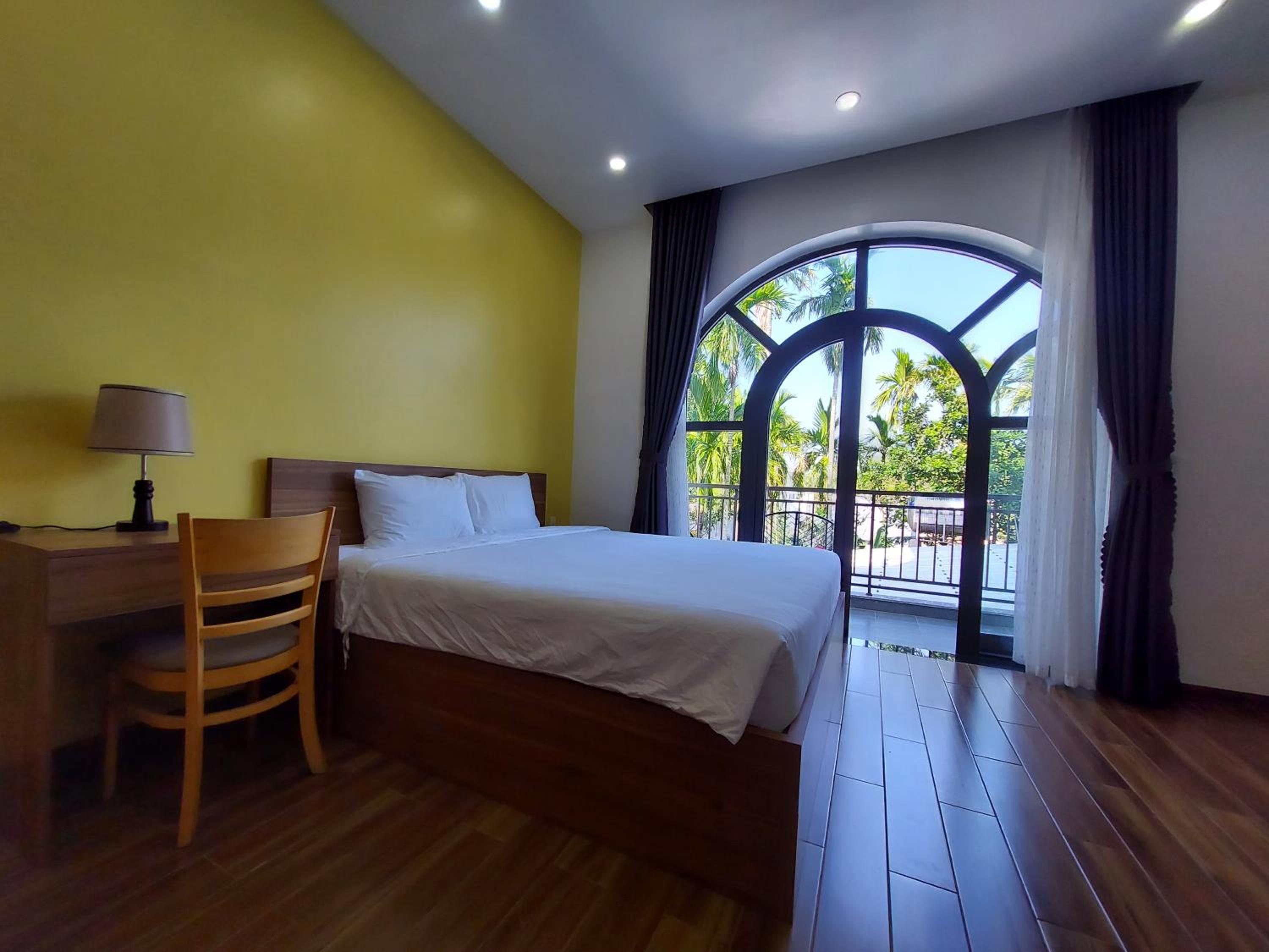 King Room with Balcony