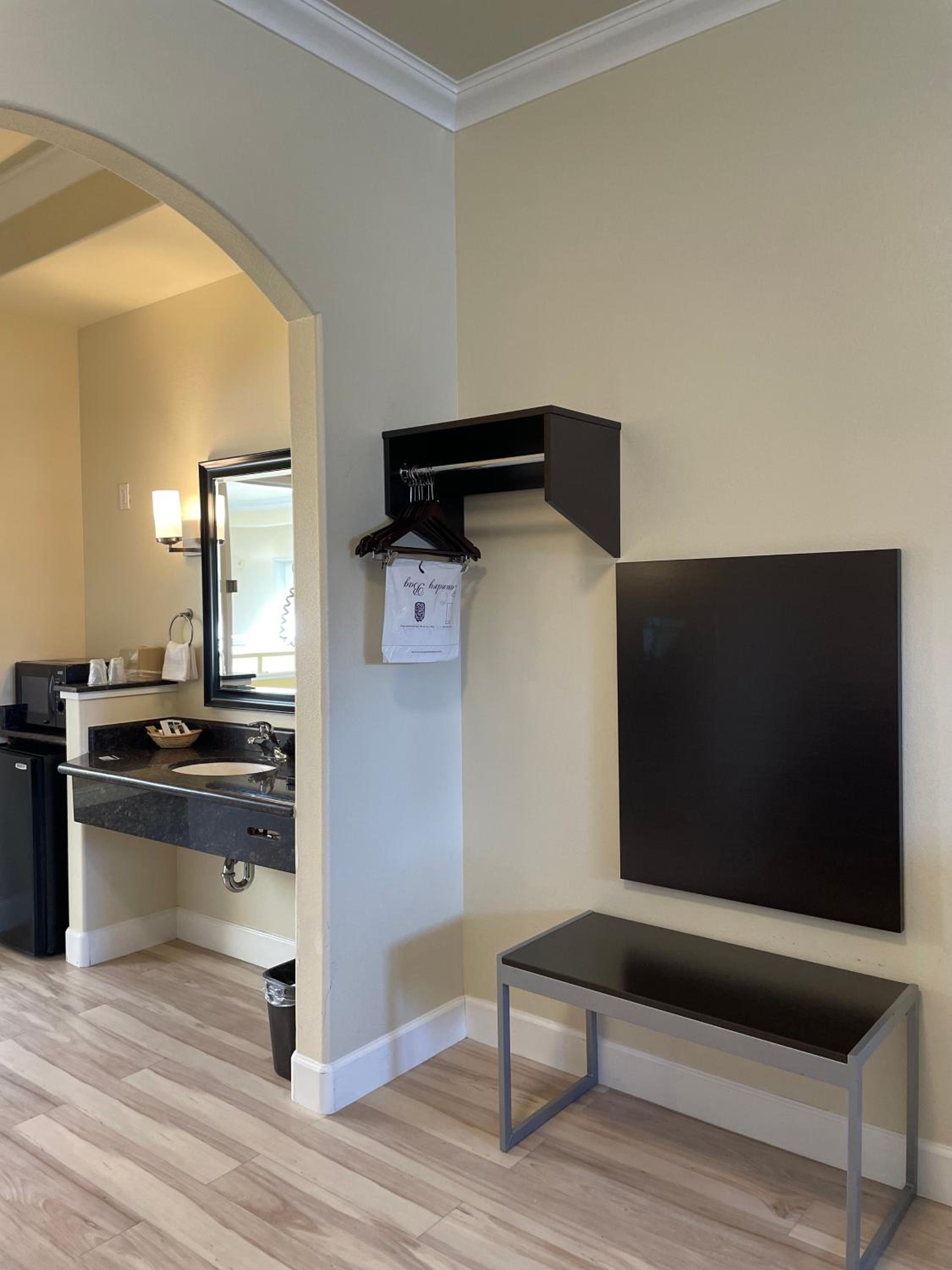 Double Room - Photo 4