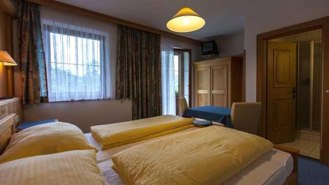 Double Room with Shower photo 3