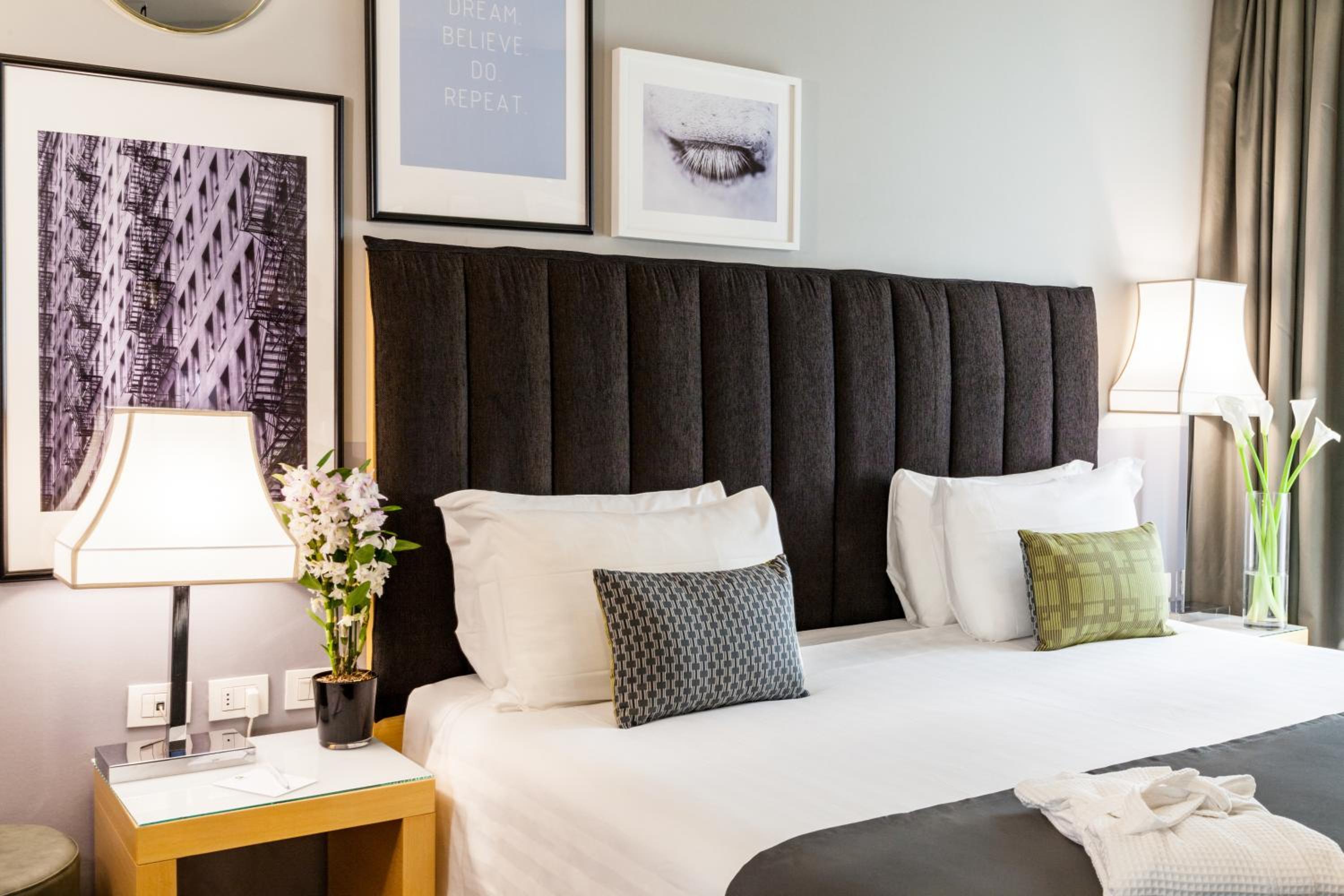 Standard Queen Room