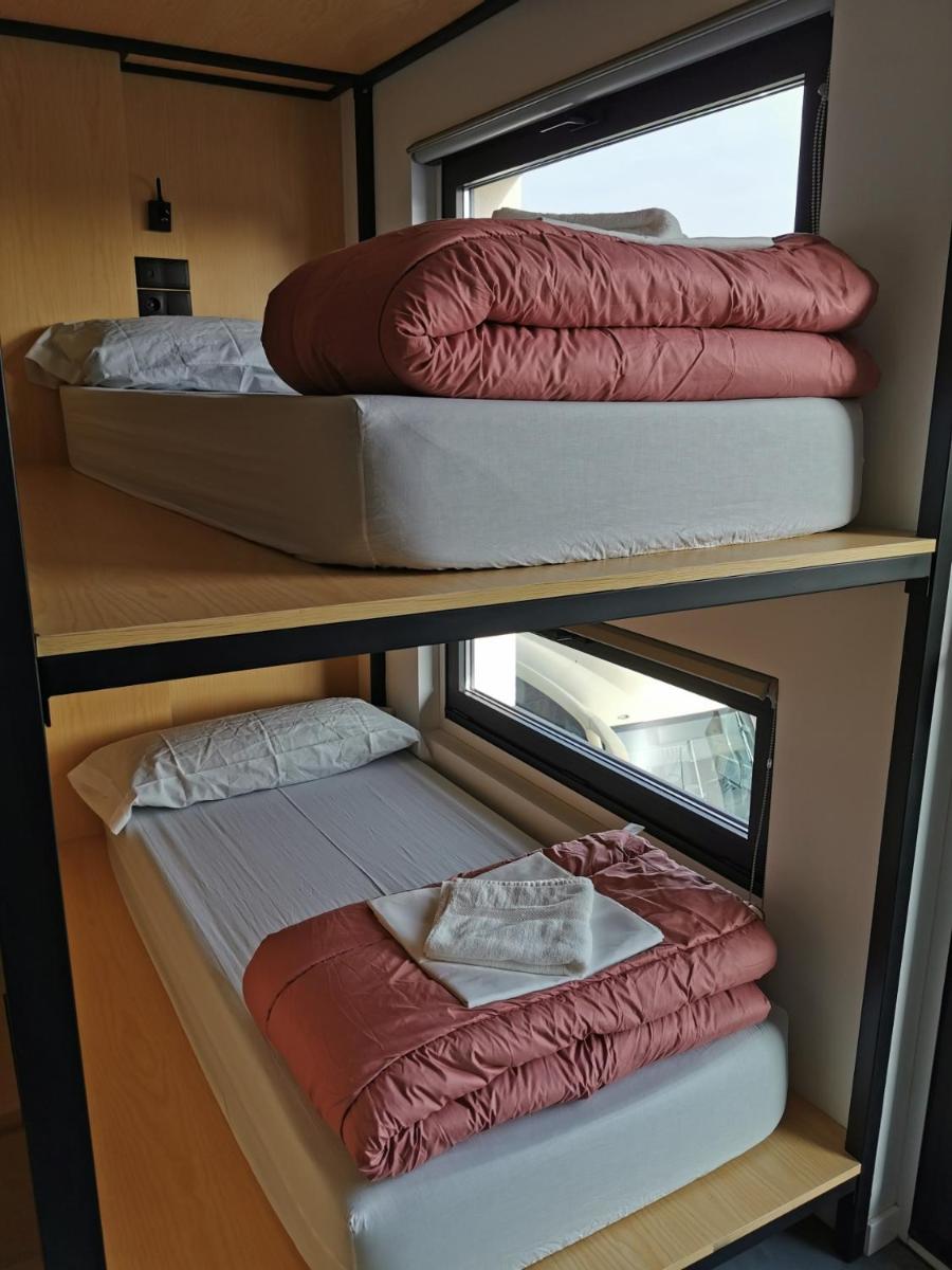 Bed in 8-Bed Mixed Dormitory Room photo 2