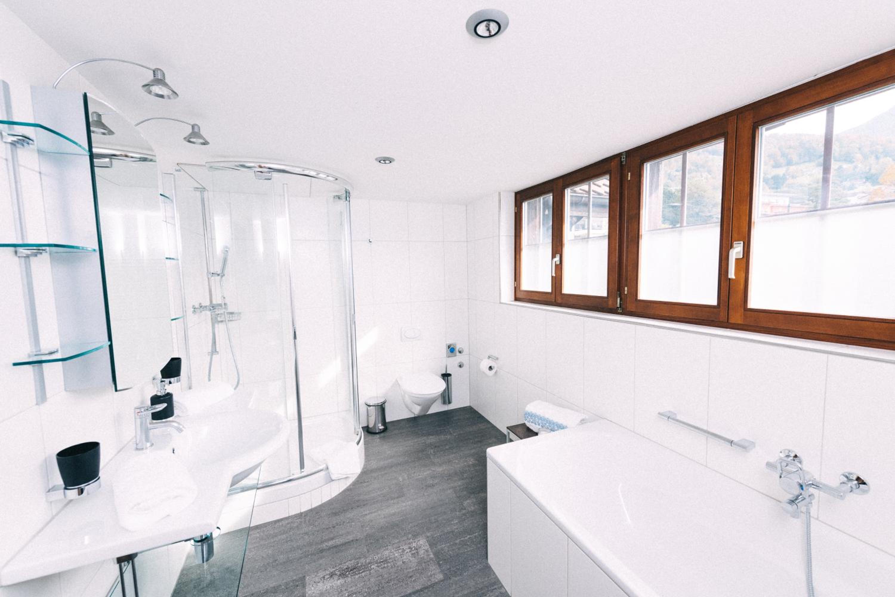 Deluxe Double Or Twin Room With Lake View photo 2
