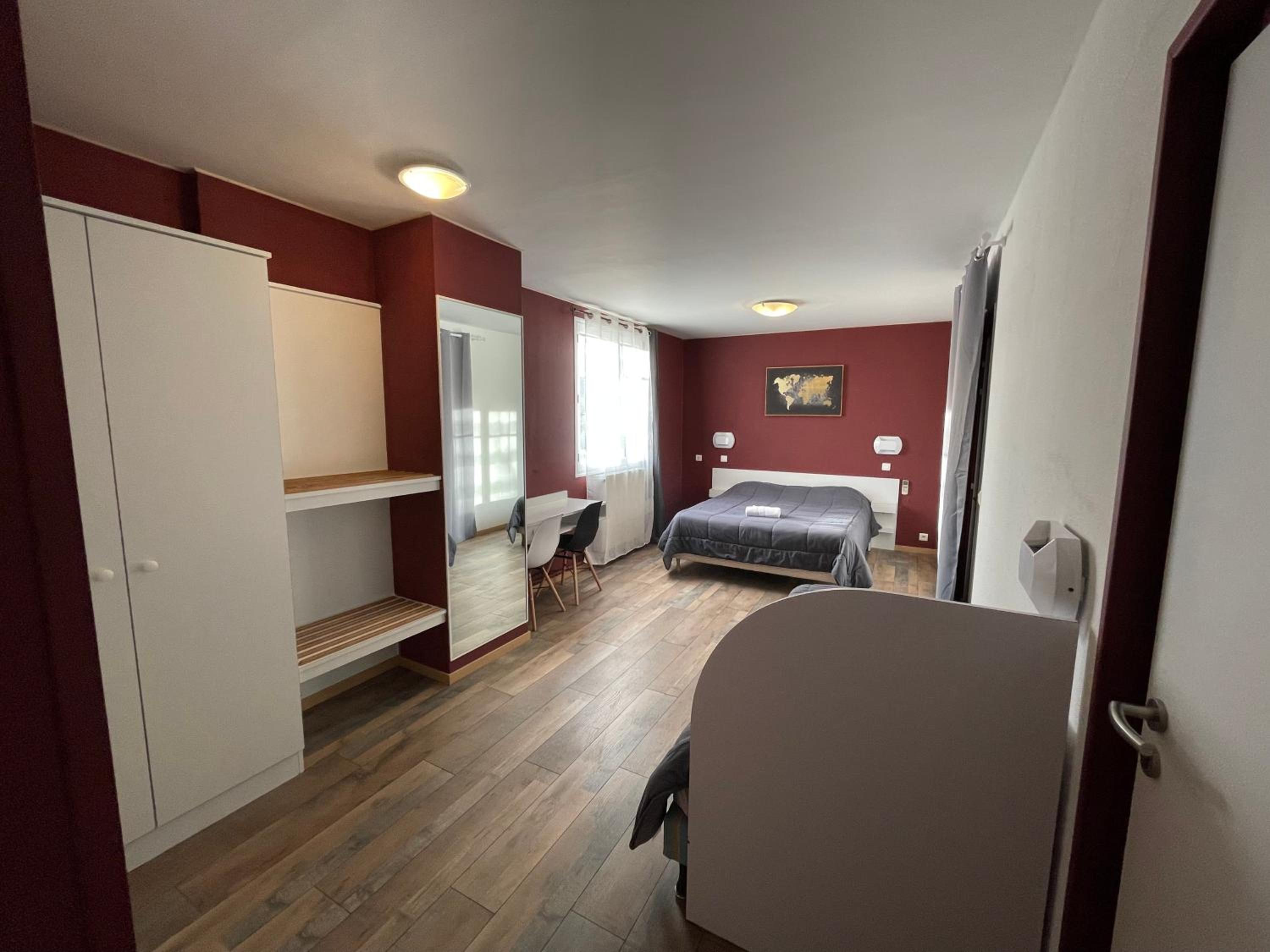 Superior Triple Room with Air Conditioning - Photo 1