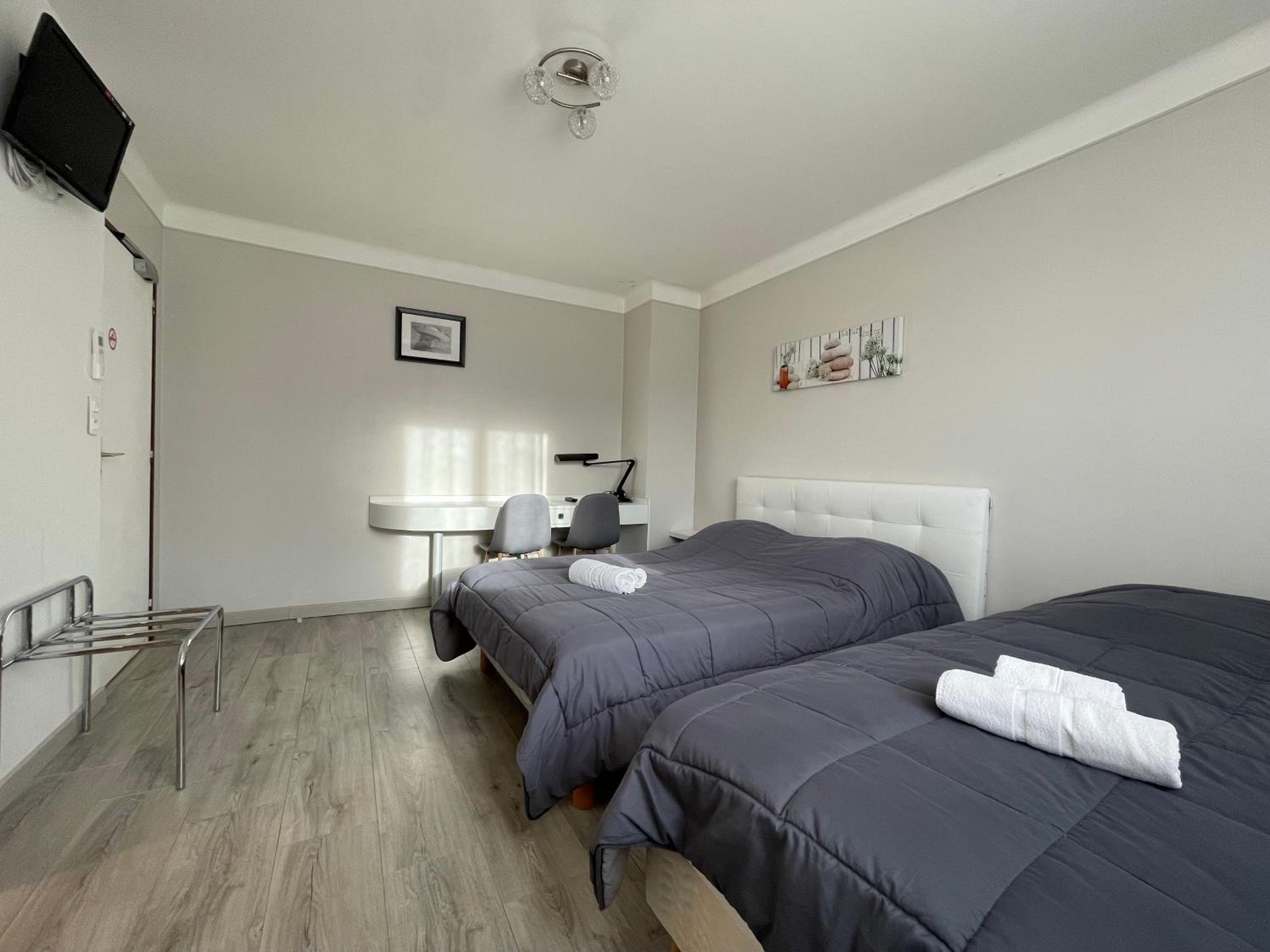 Superior Triple Room with Air Conditioning - Photo 6