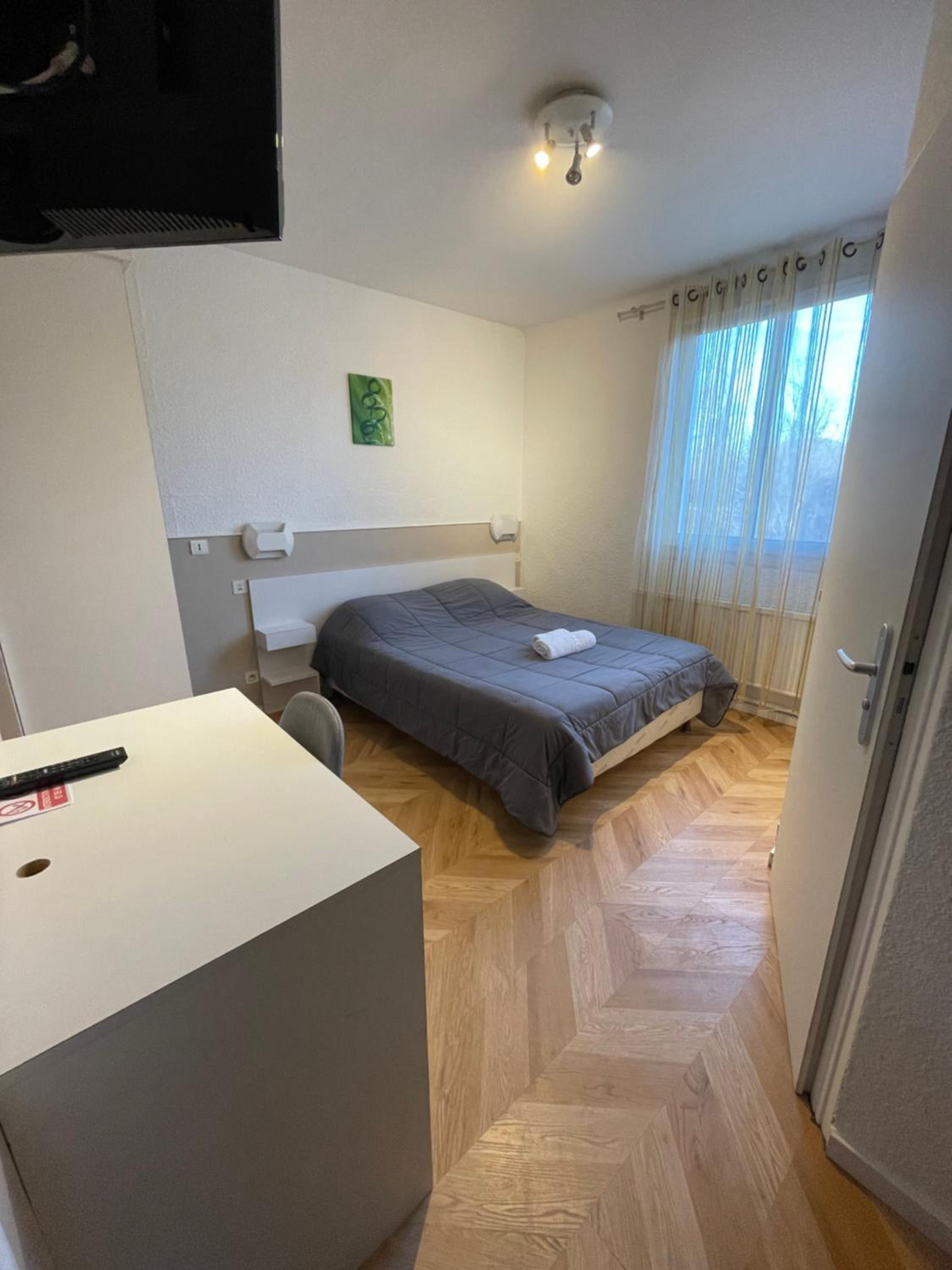 Standard Double Room - Photo 5