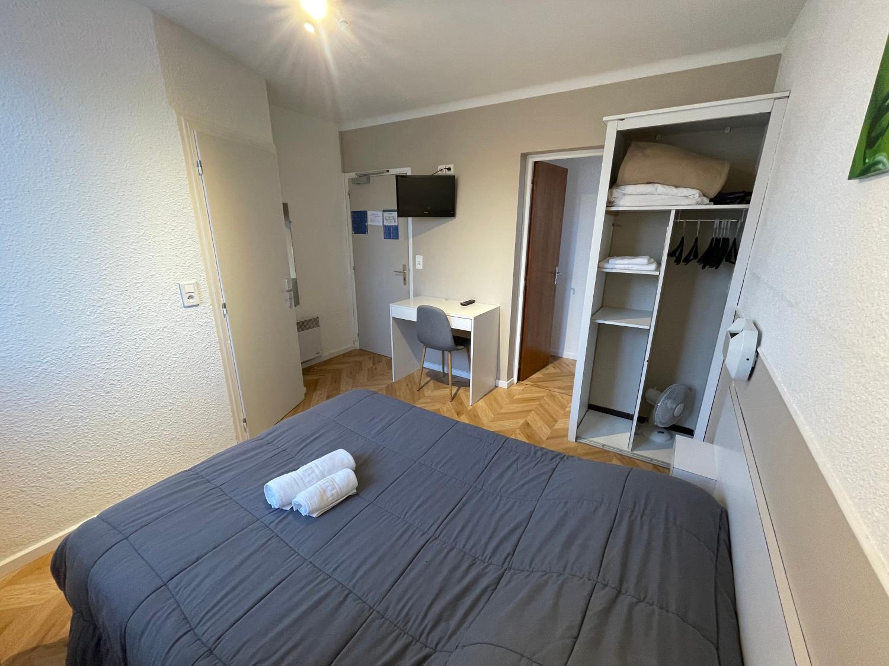 Standard Double Room - Photo 1