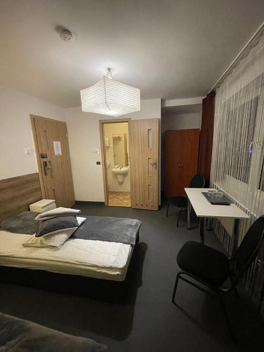 Double Room with Two Double Beds photo 2