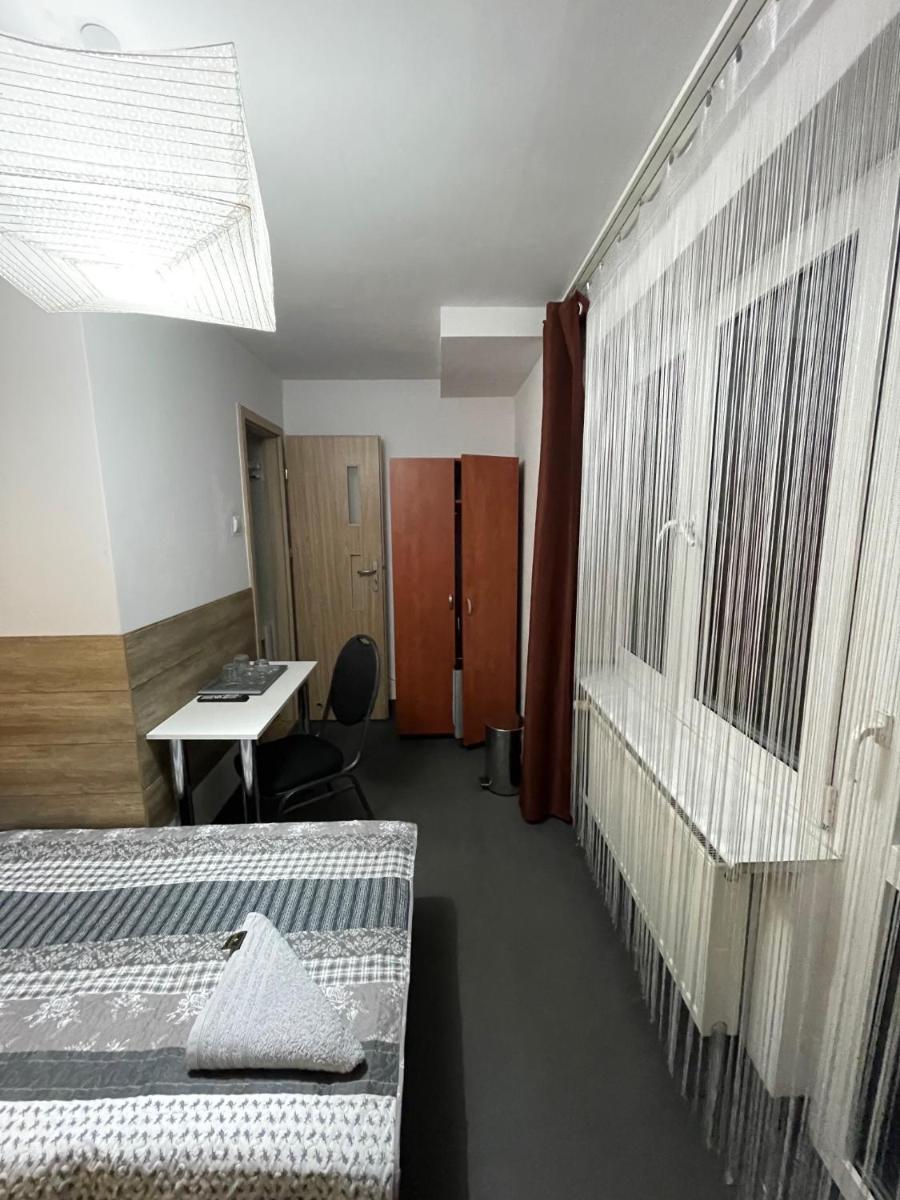 Small Twin Room photo 1