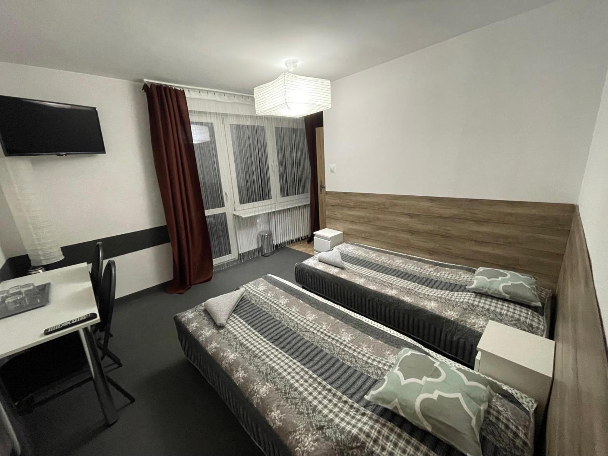 Small Twin Room photo 1