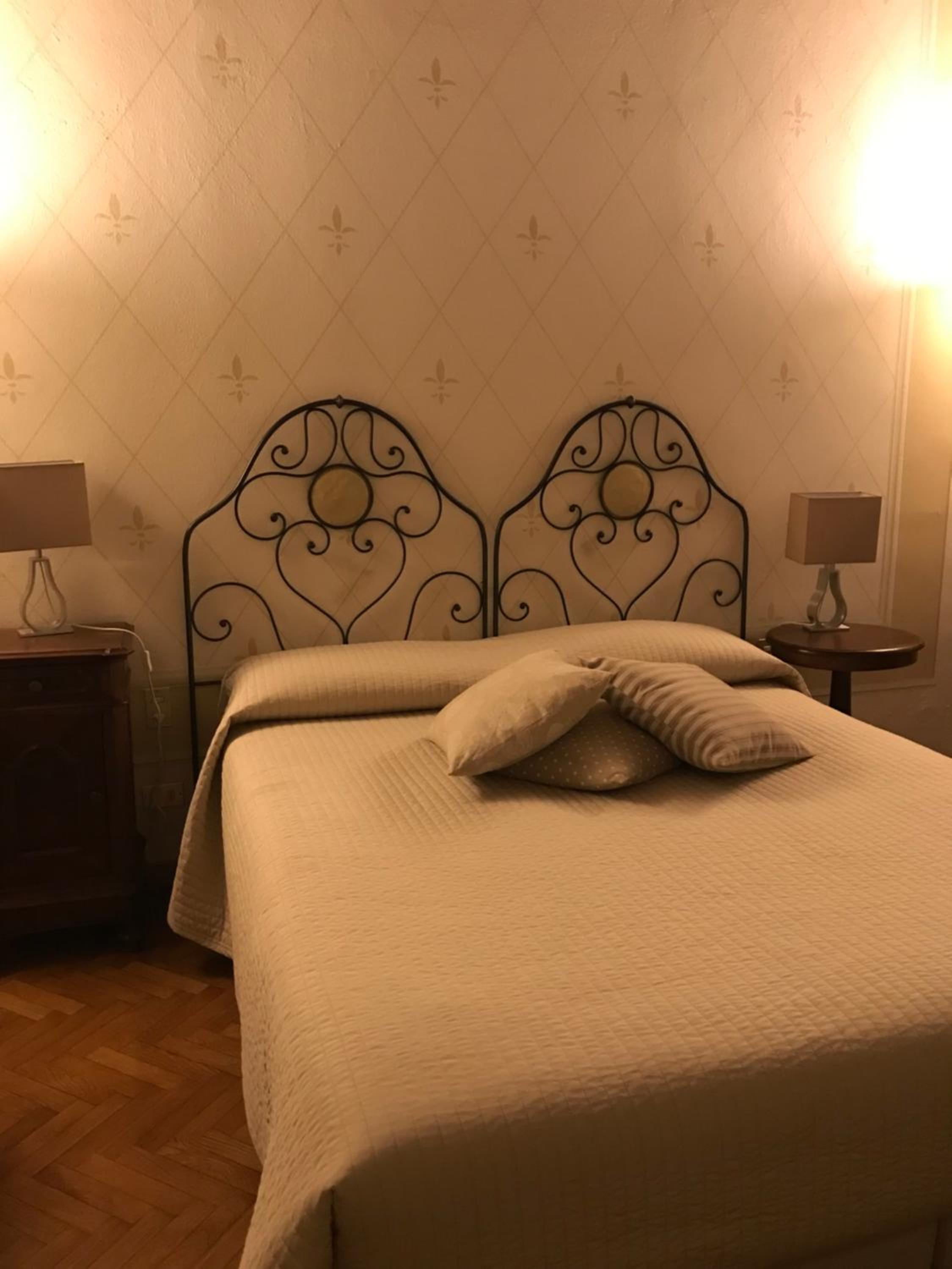 Double Room with Private Bathroom photo 2
