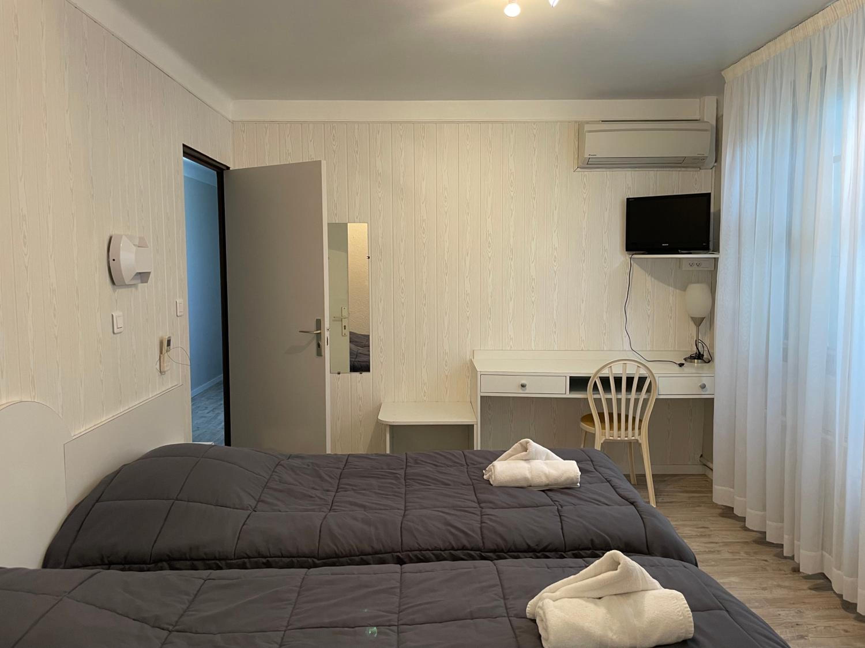 Superior Twin Room - Photo 4