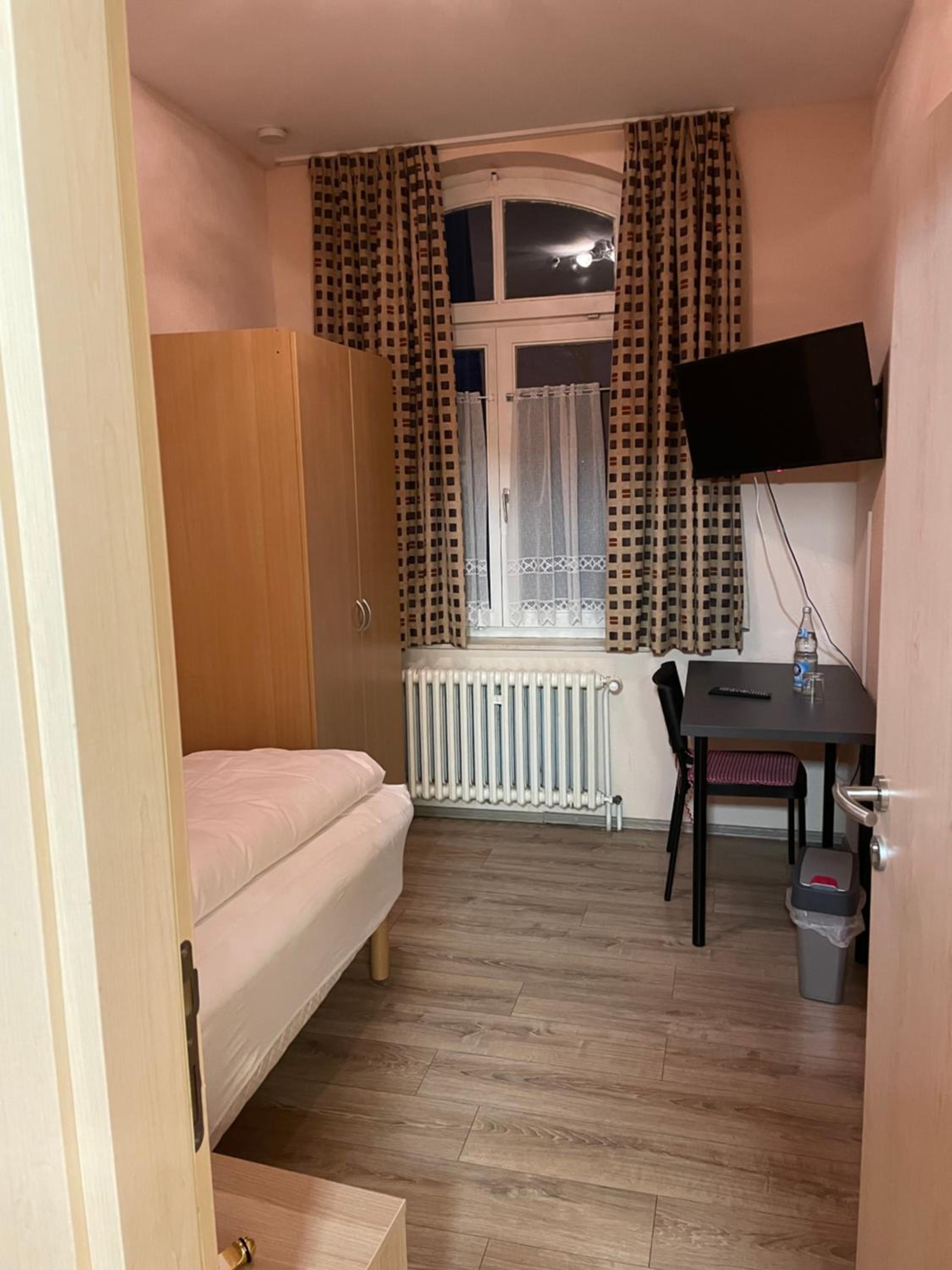 Twin Room With Shared Toilet photo 2