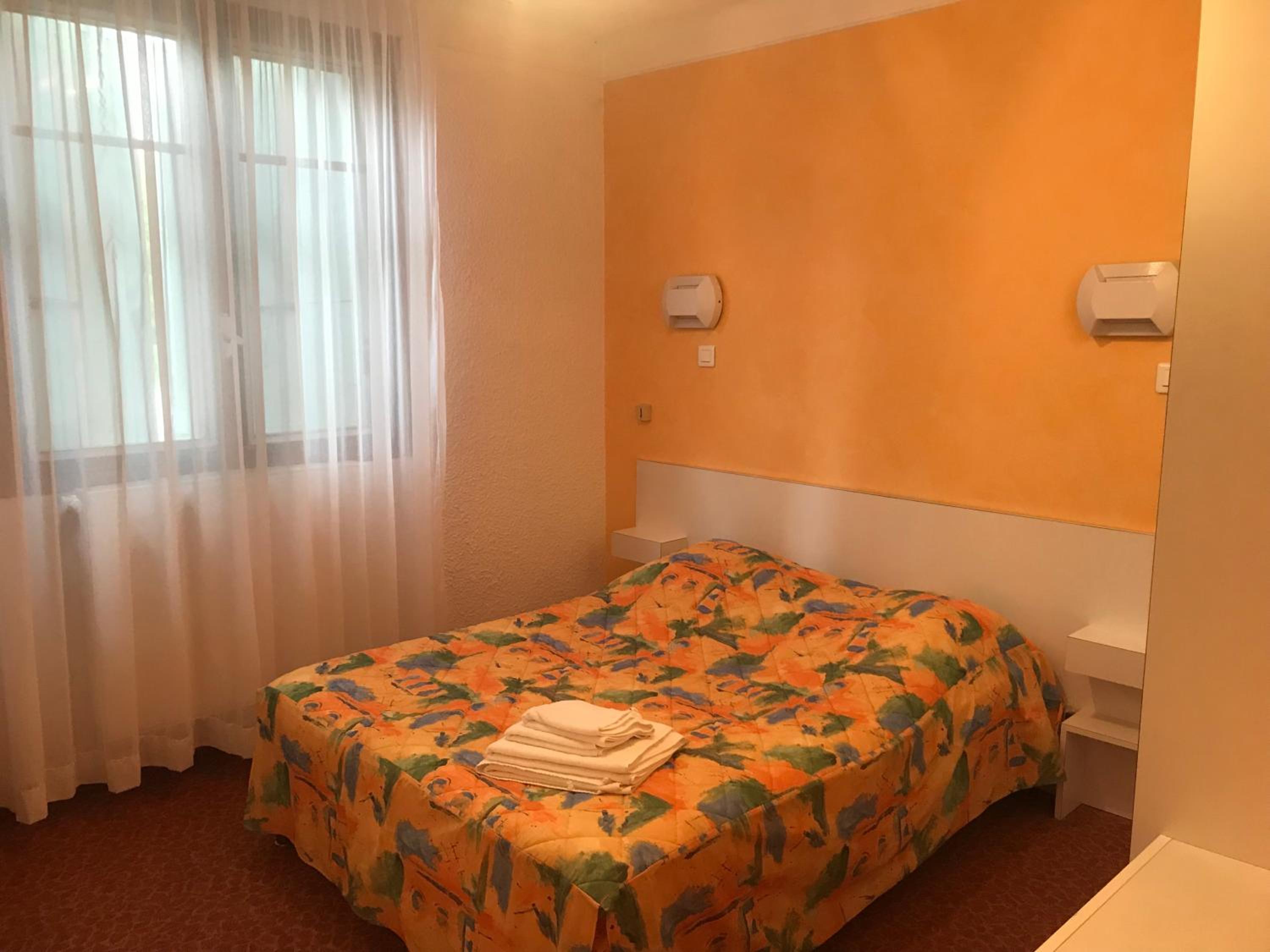 Budget Double Room - Photo 4