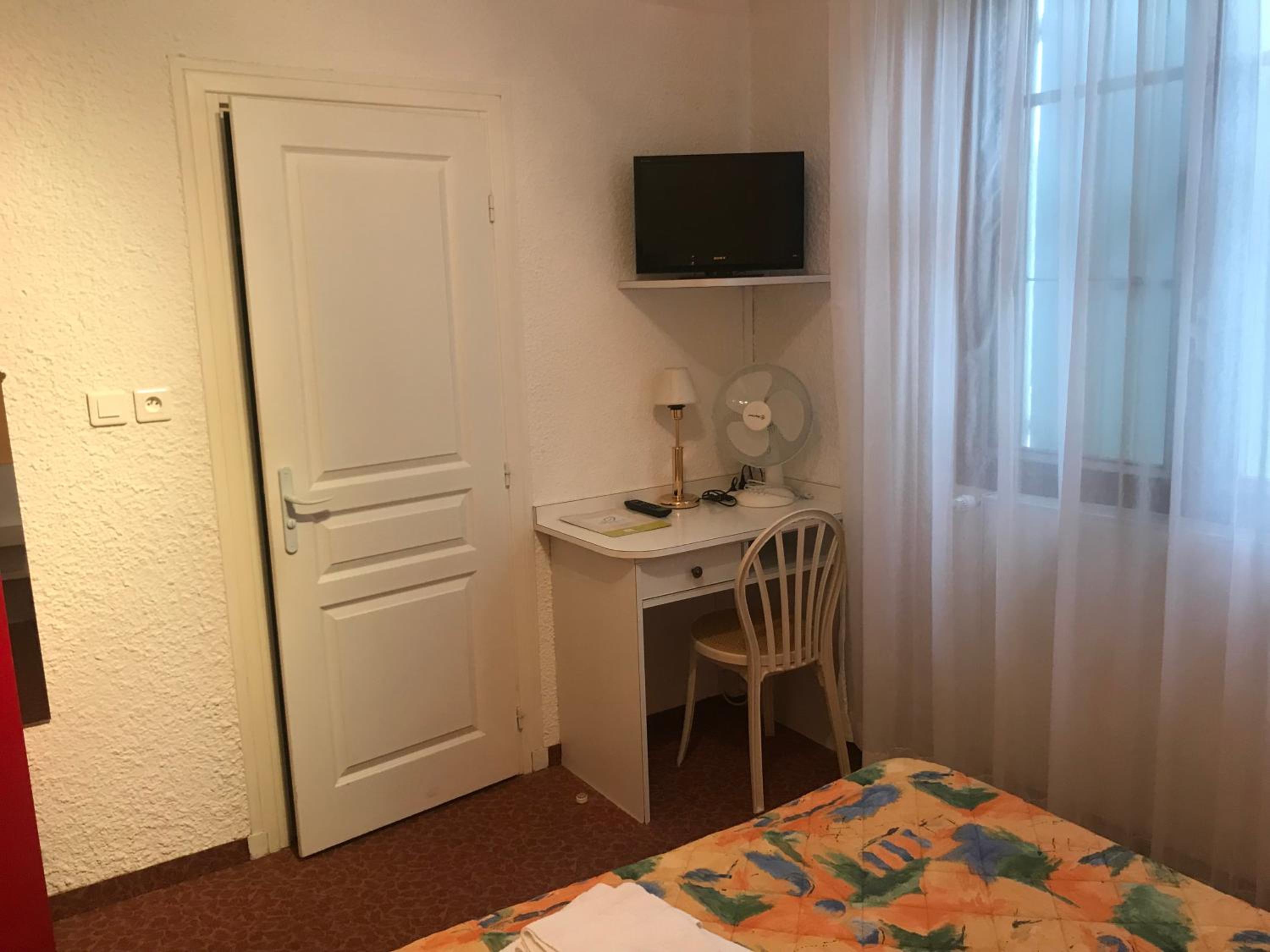Budget Double Room - Photo 1