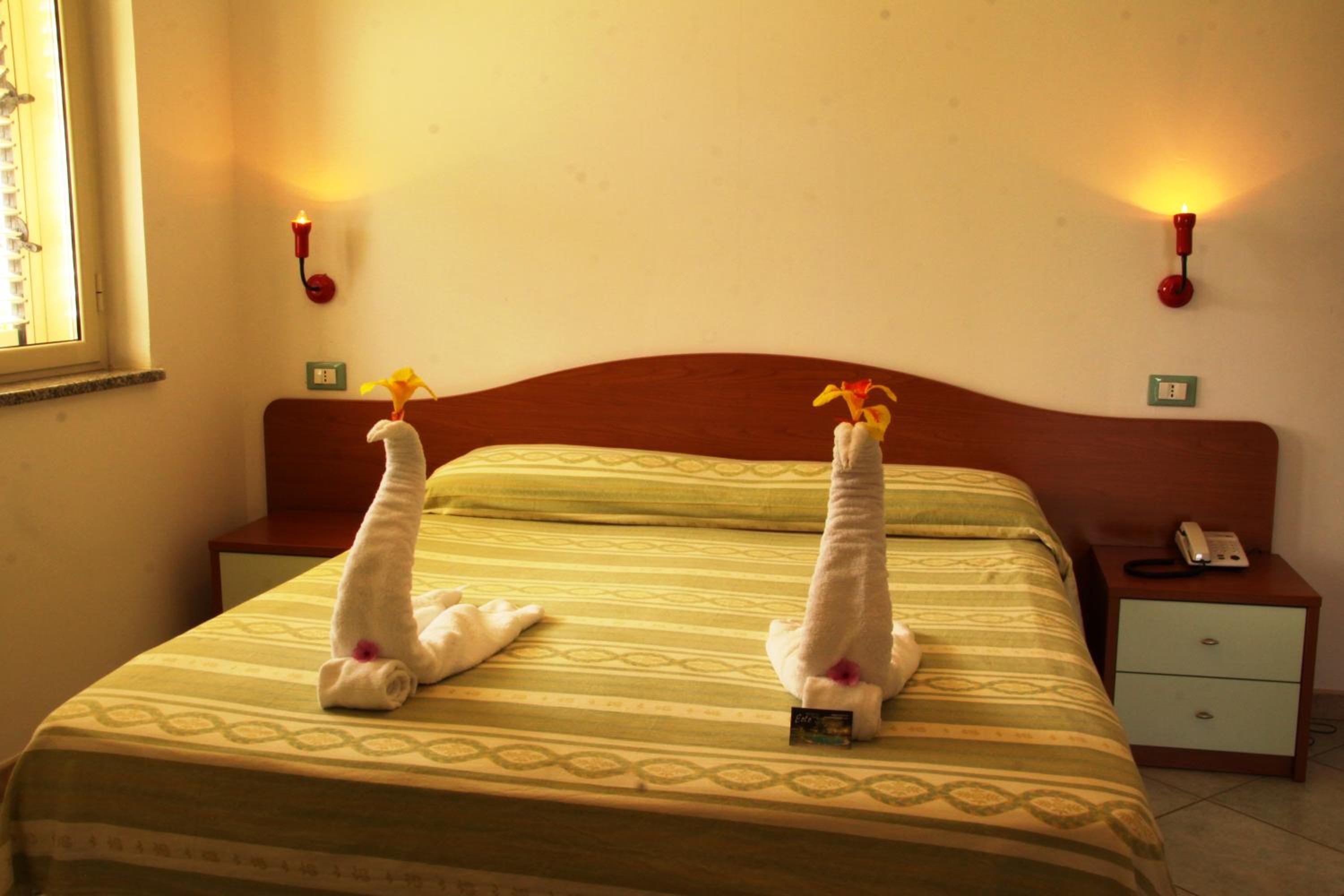 One-Bedroom Apartment - Photo 11