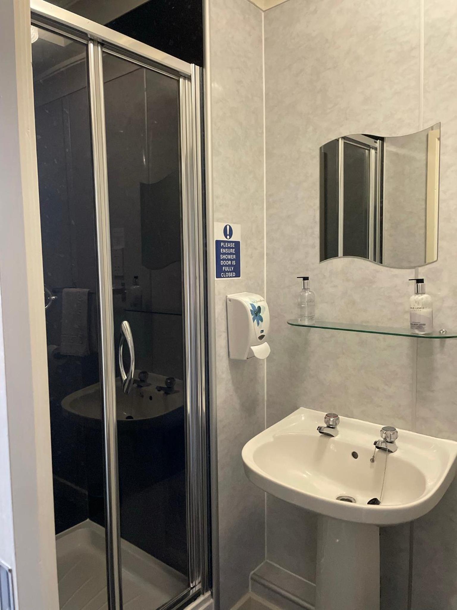 Single Room photo 2