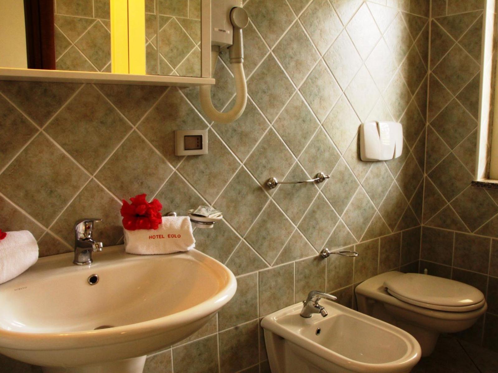 One-Bedroom Apartment - Photo 9