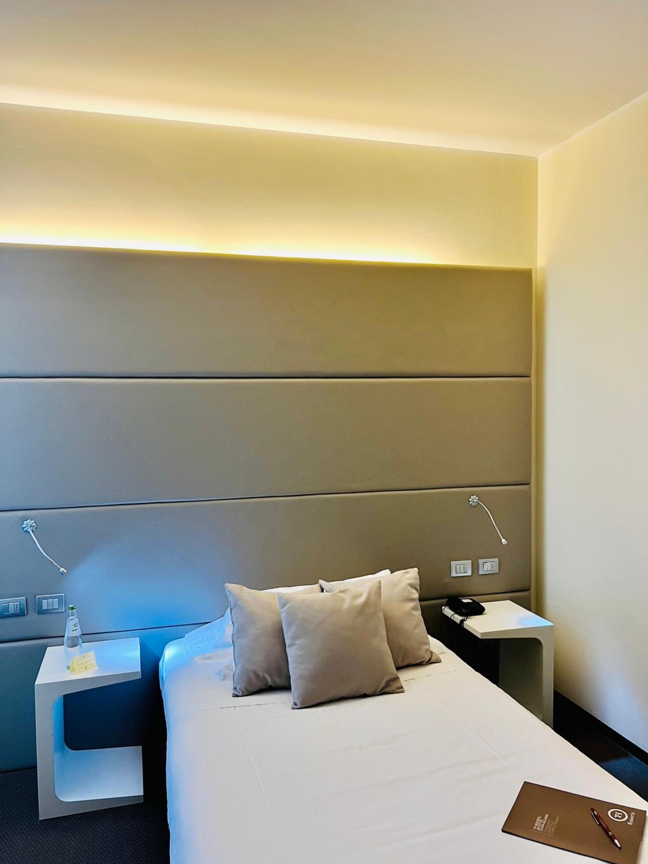 Classic Twin Room - Disability Access - Photo 2