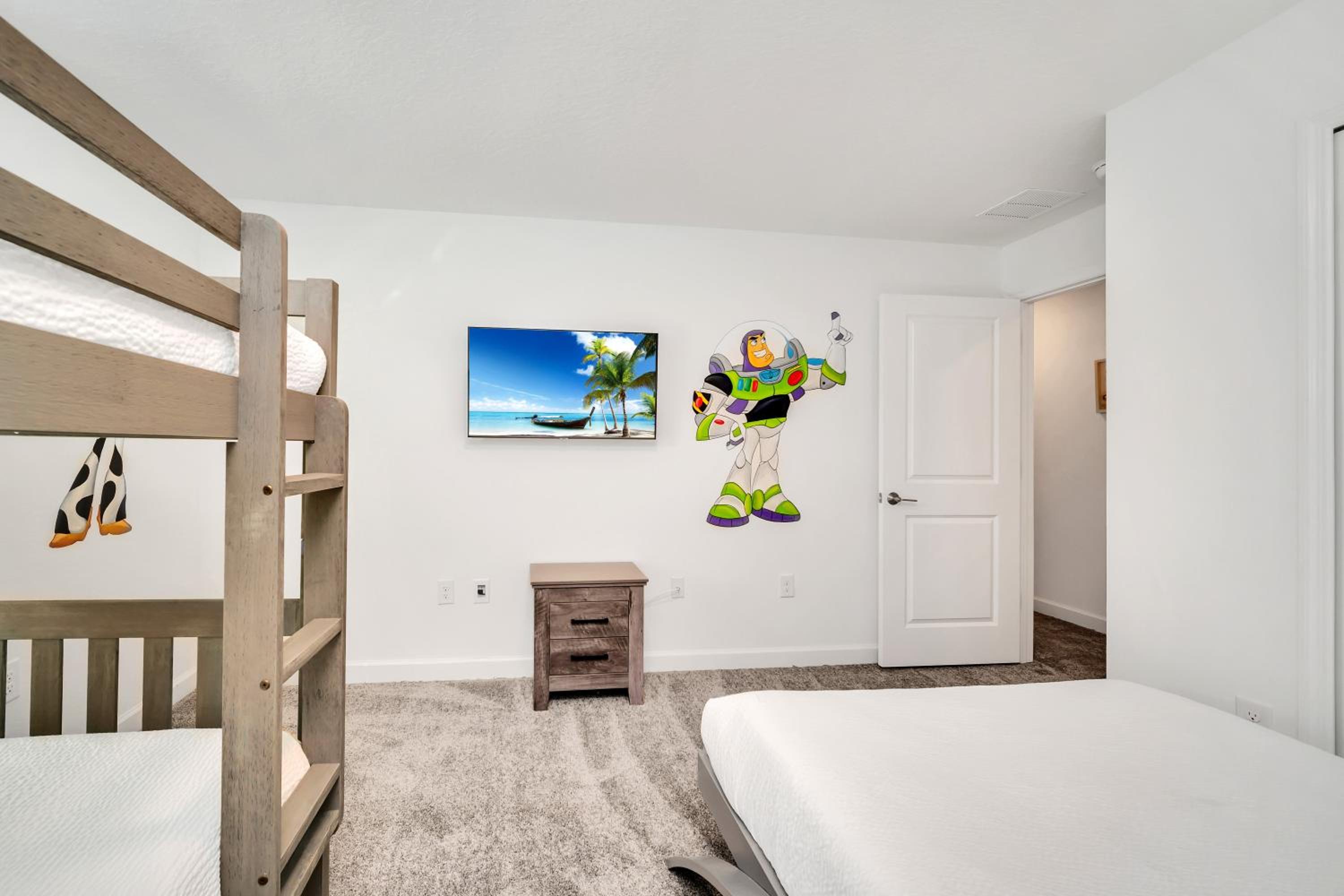 Four-Bedroom House - Photo 30