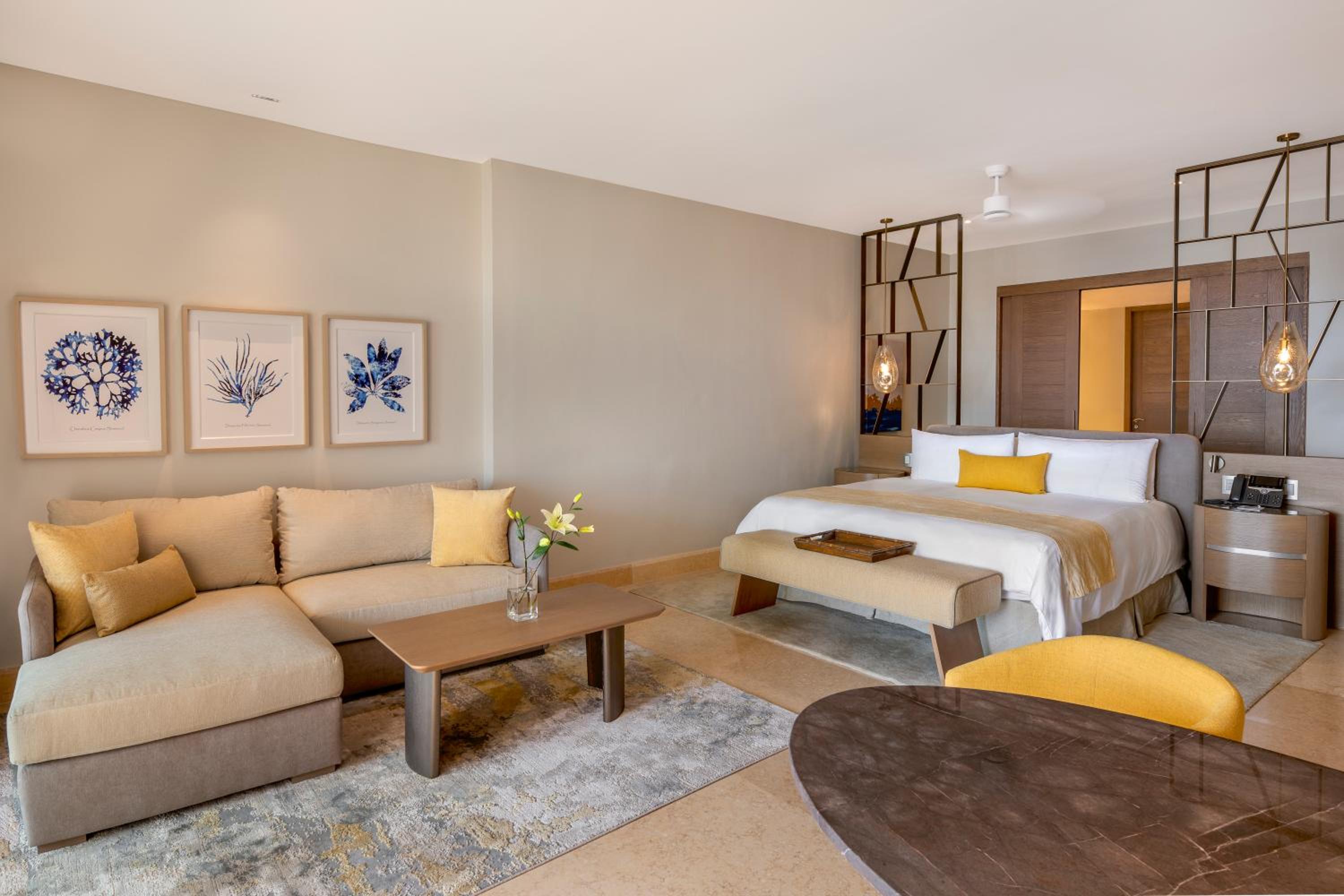 Ambassador Suite Ocean View - Photo 4