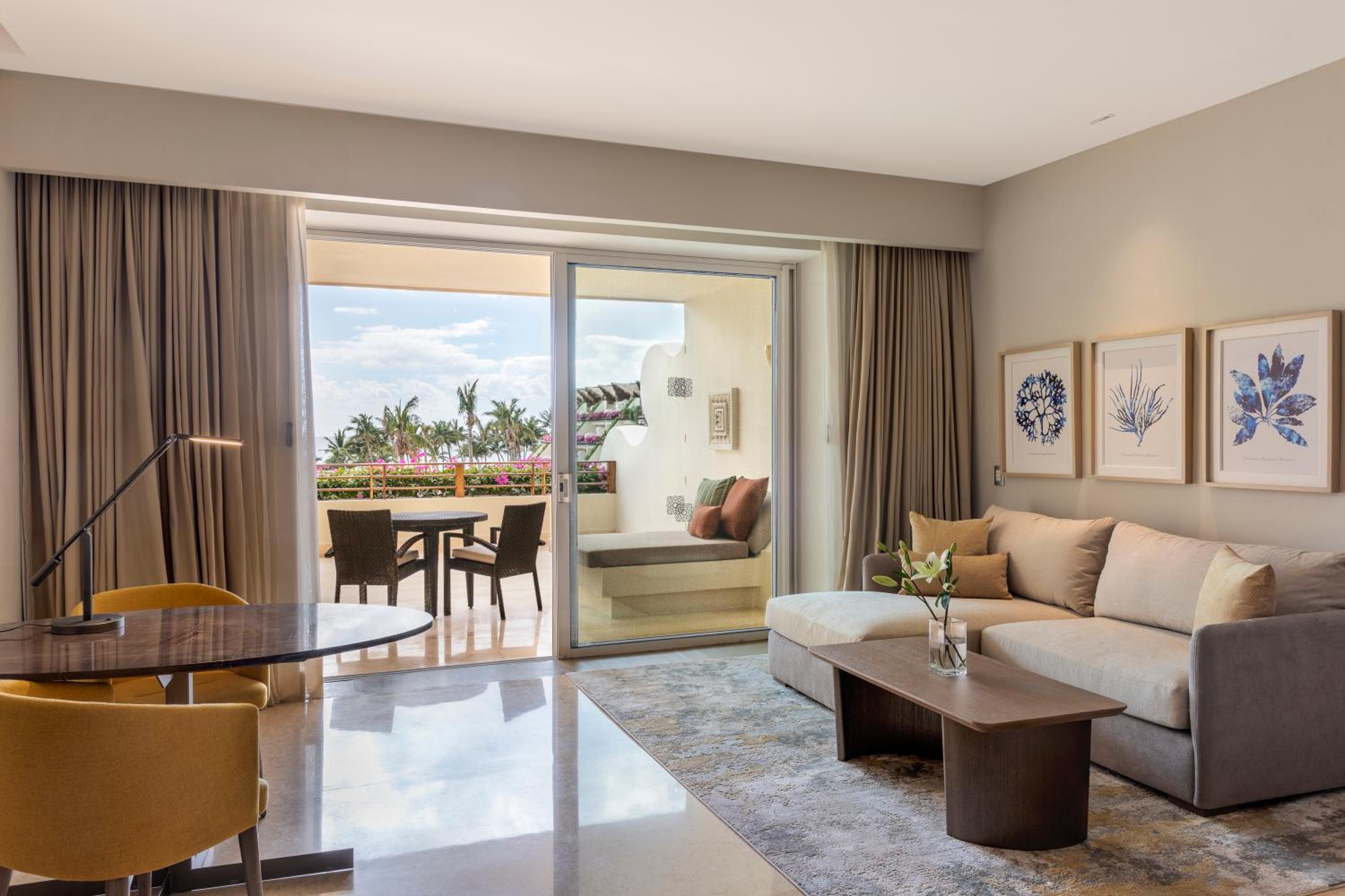 Ambassador Suite Ocean View - Photo 3