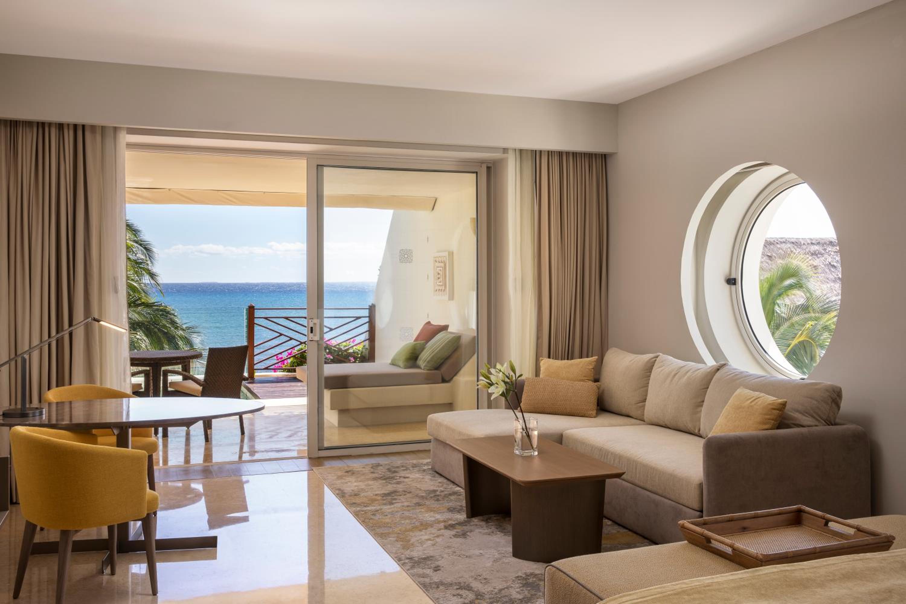 Ambassador Pool Suite Ocean View - Photo 9