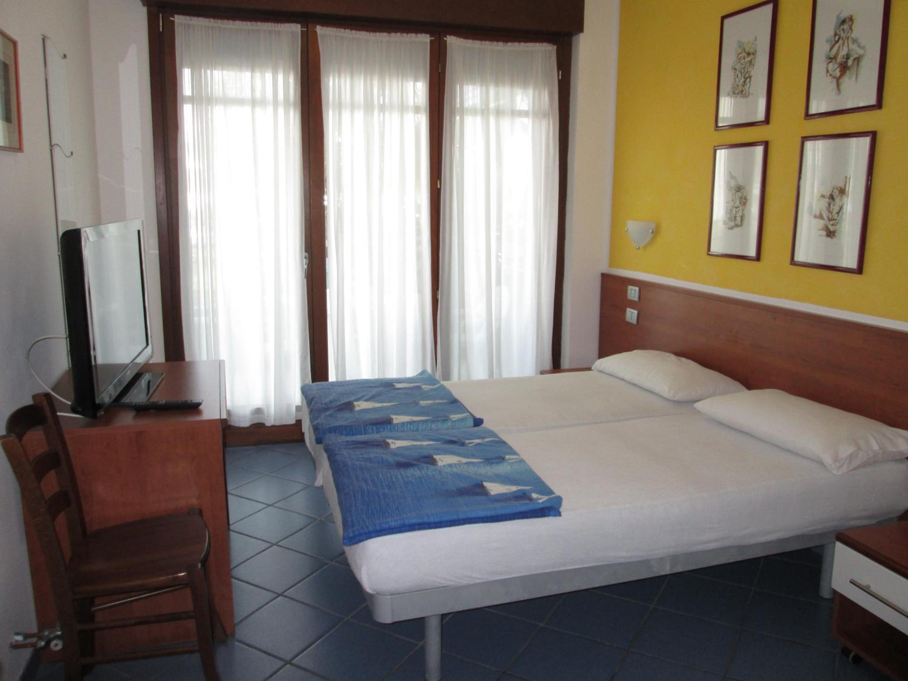 One-Bedroom Apartment with Balcony photo 3