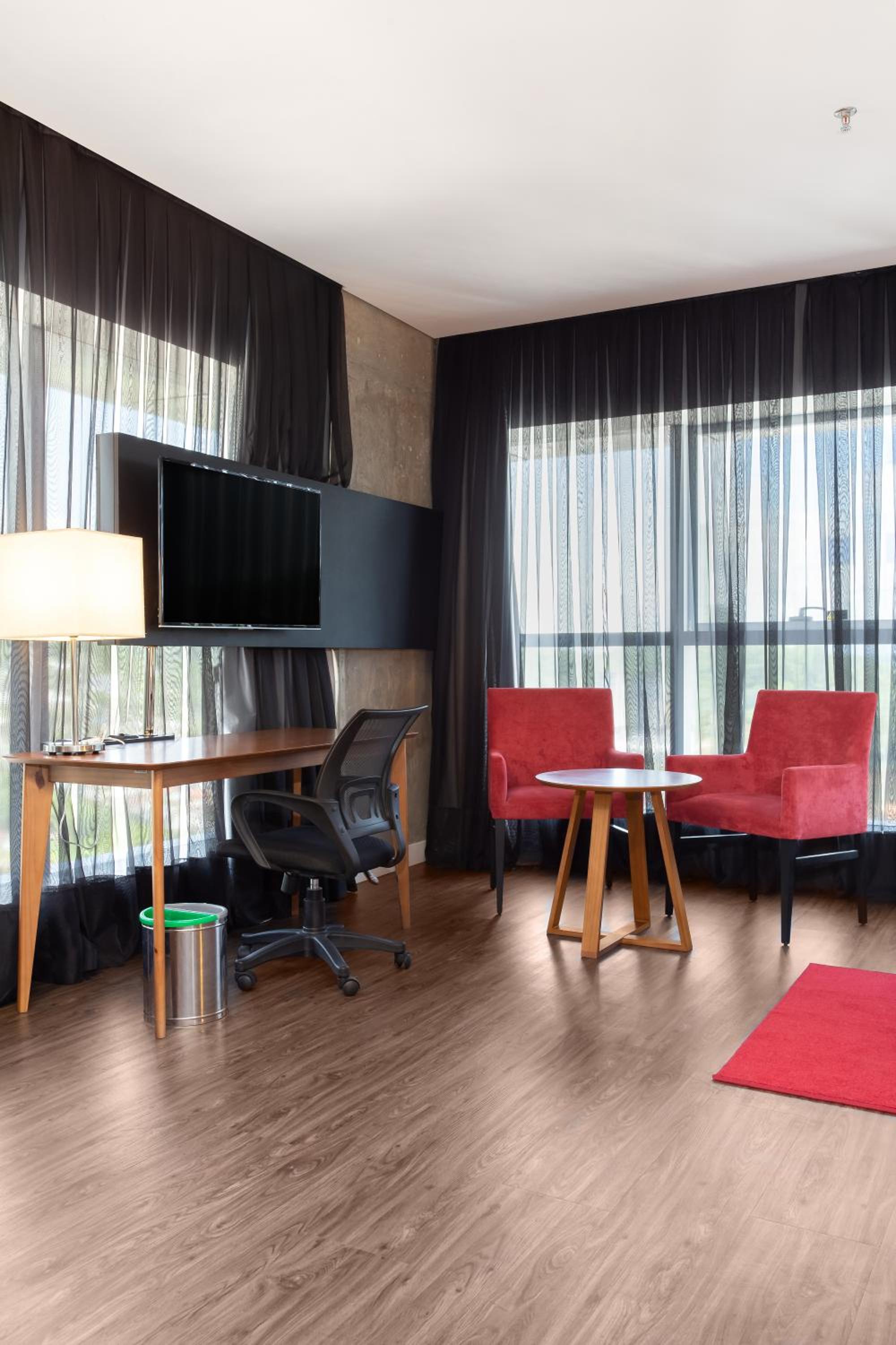 Deluxe King Room photo 3
