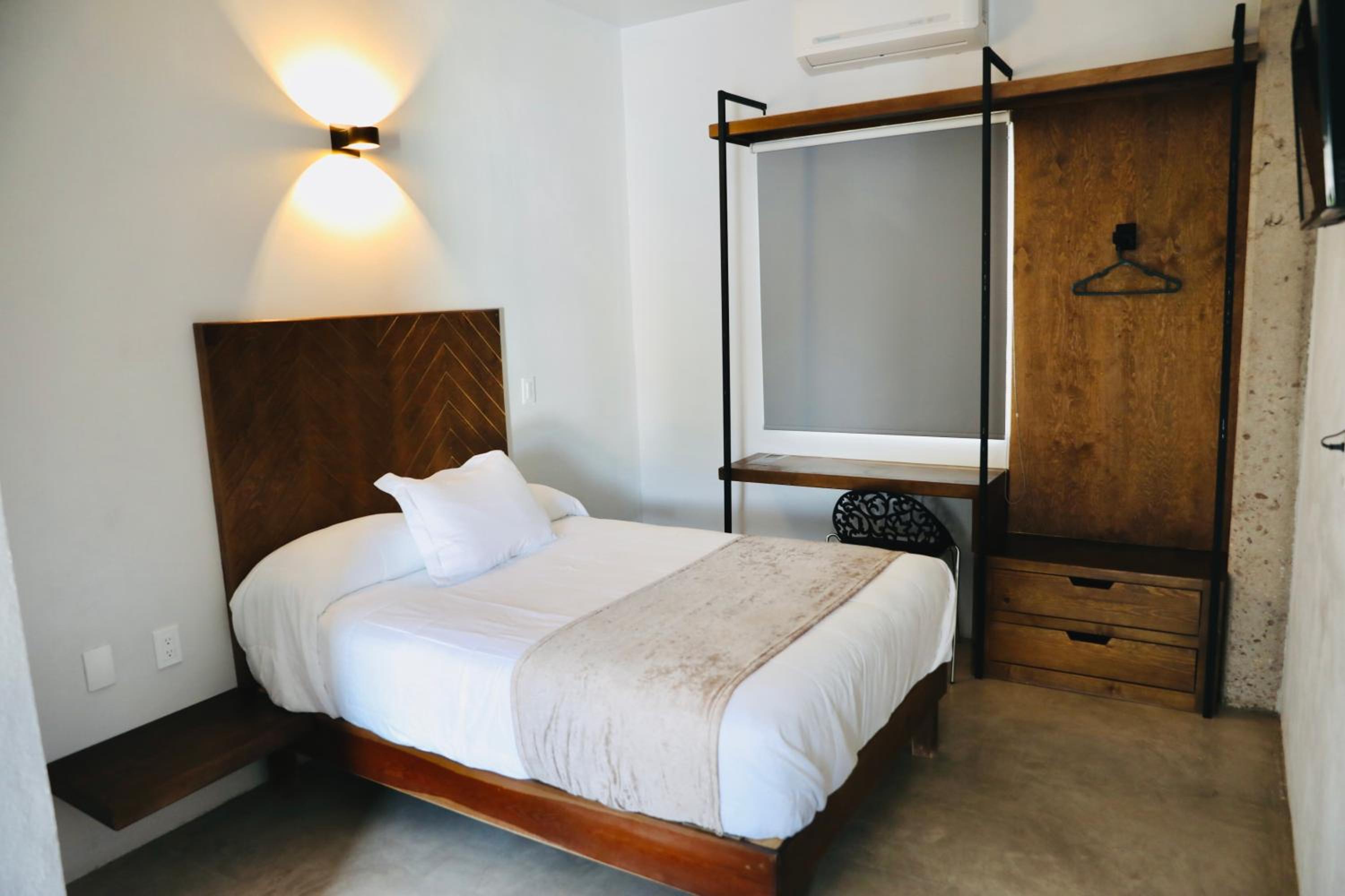 Standard Queen Room photo 1