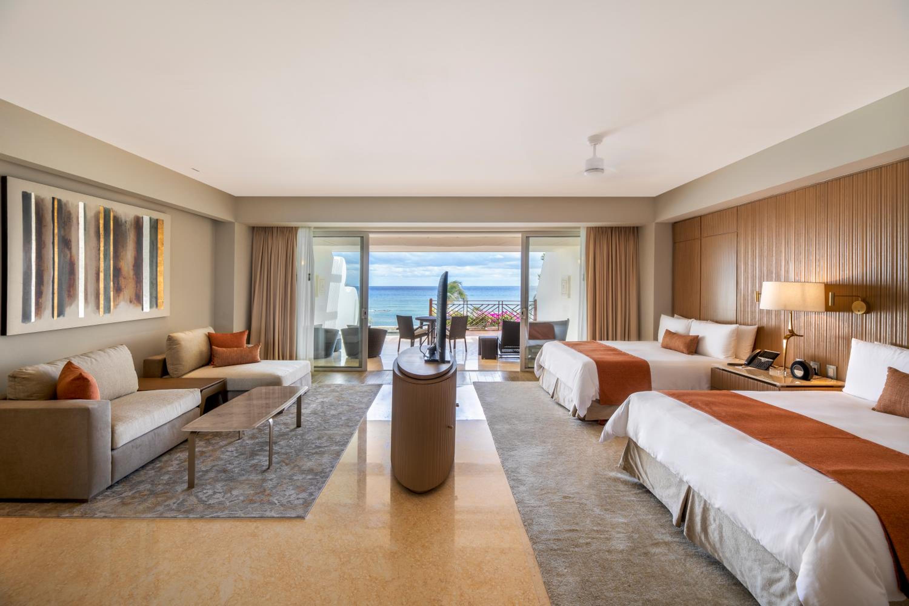 Grand Class Suite Ocean Front - Photo 5