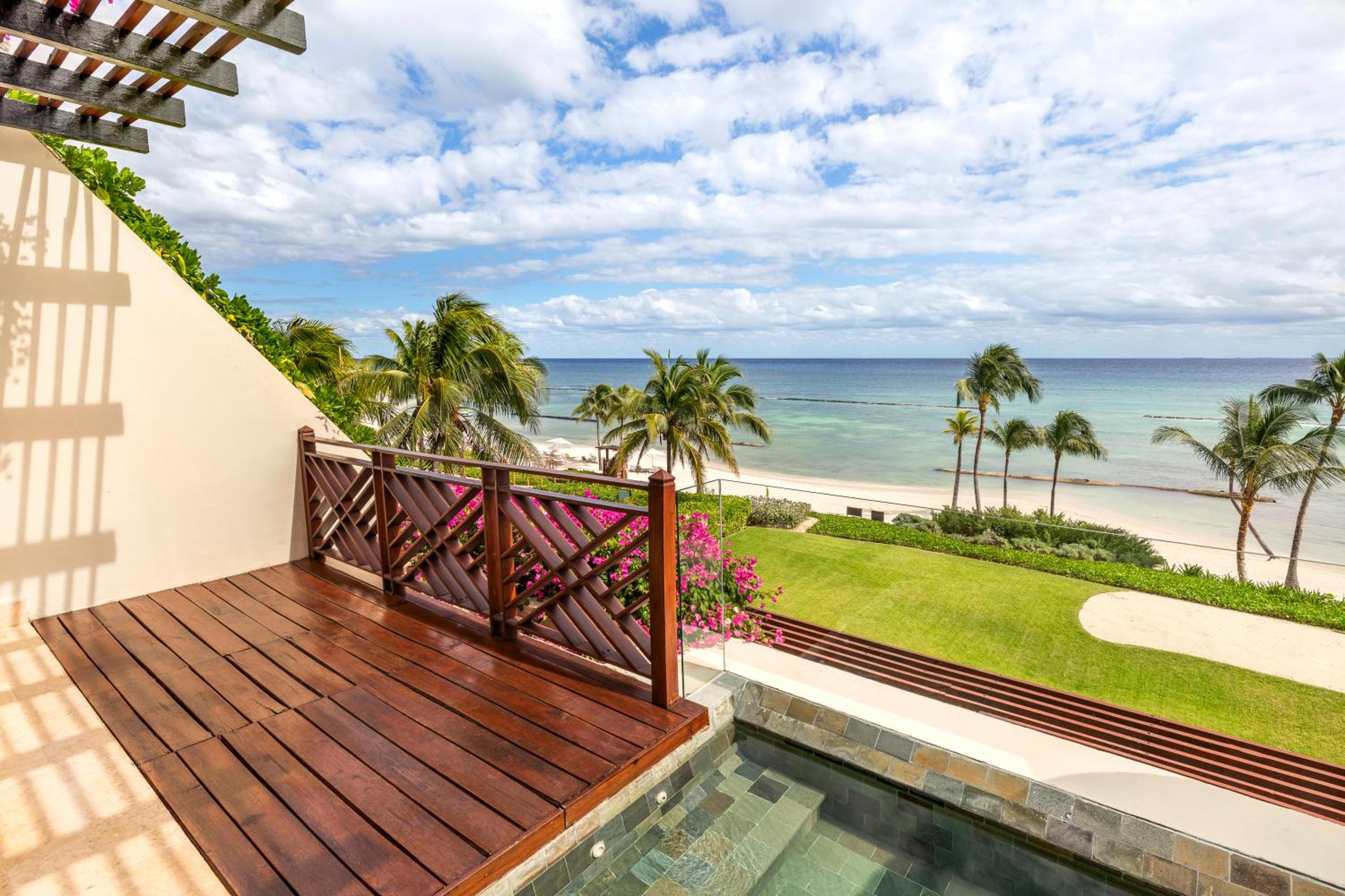 Grand Class Suite Ocean Front - Photo 8