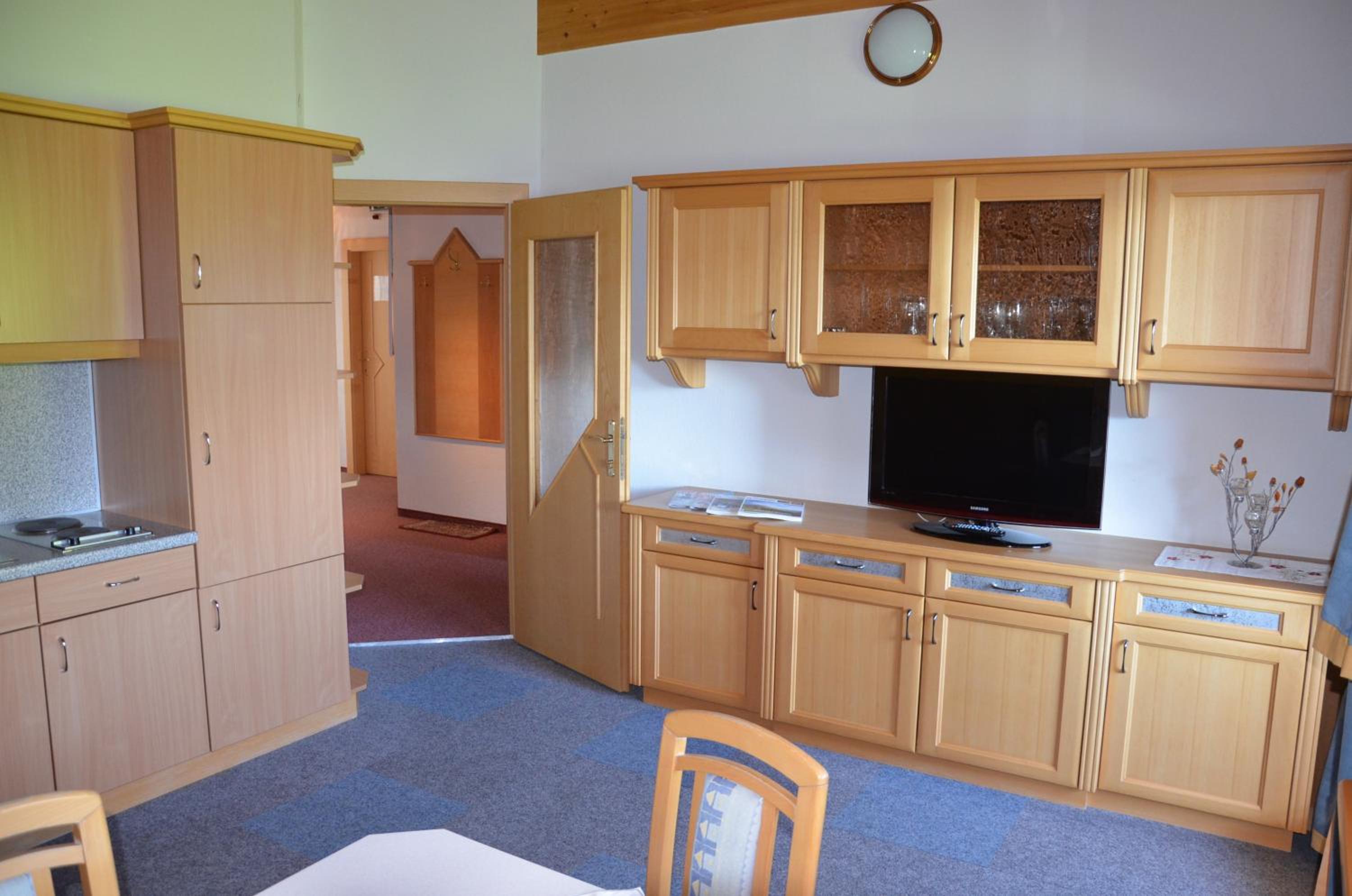 Two-Bedroom Apartment with Balcony photo 2