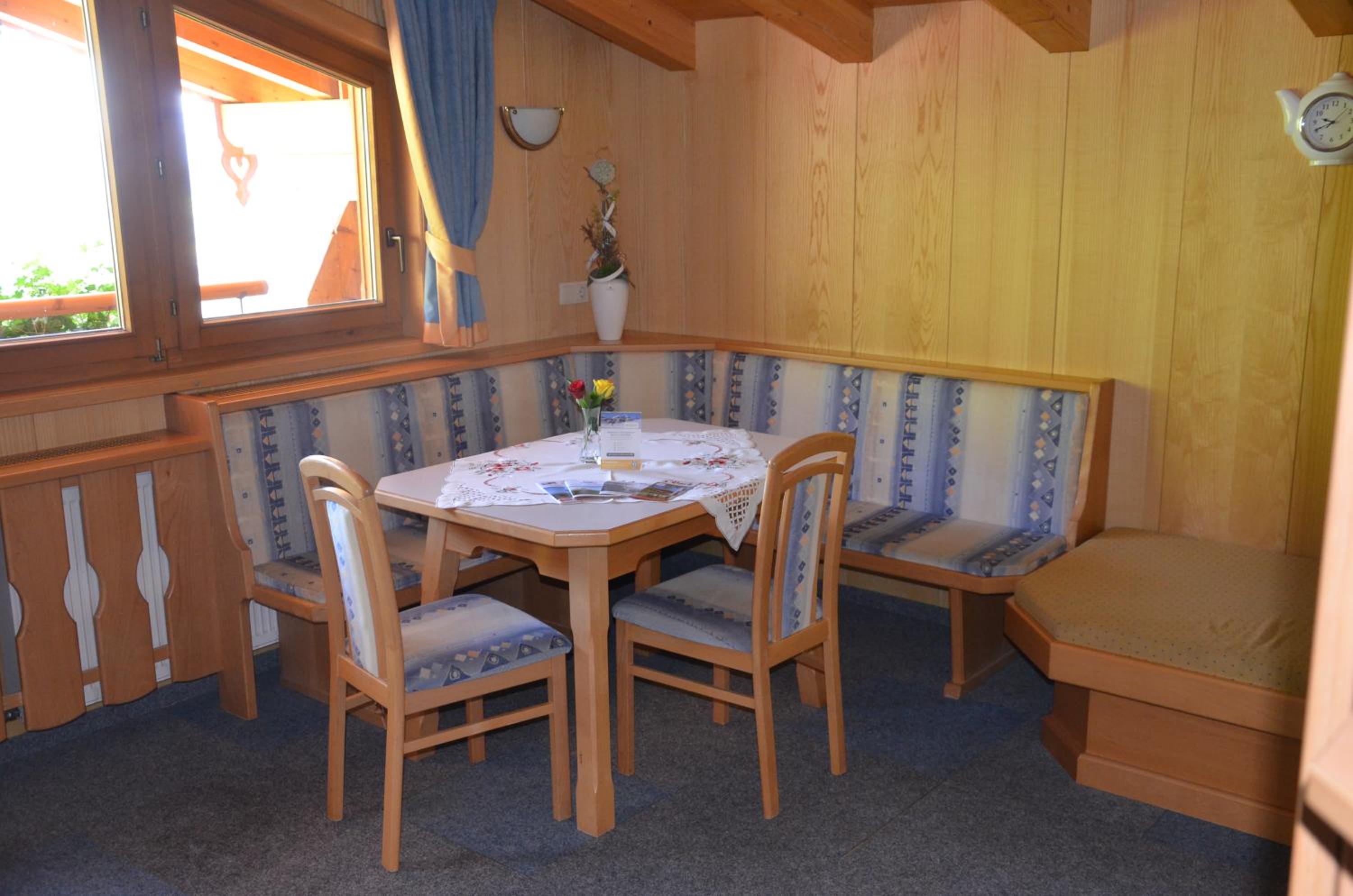 Two-Bedroom Apartment with Balcony photo 3