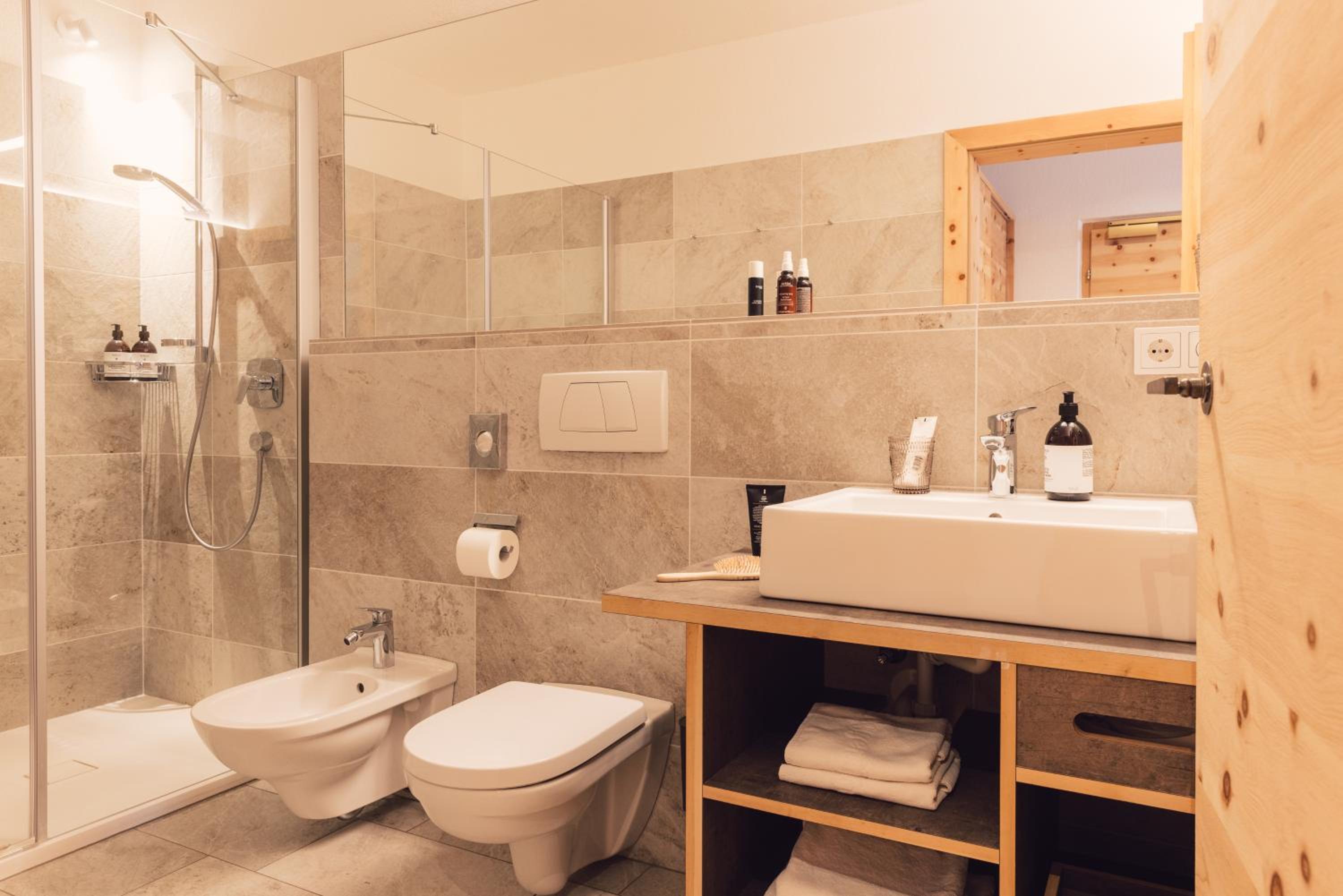 Classic Double Room with Balcony photo 3