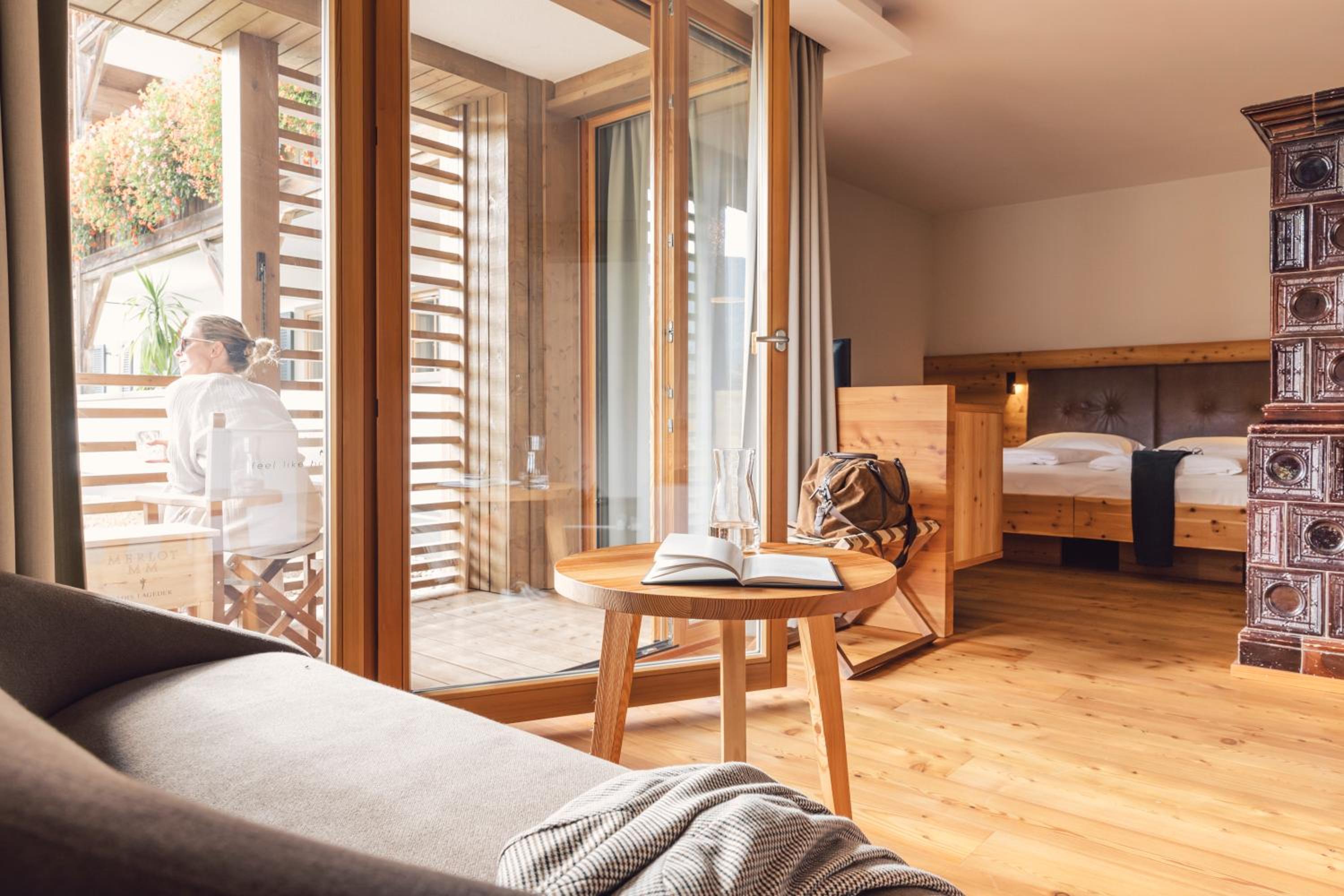Deluxe Double Room with Balcony photo 2