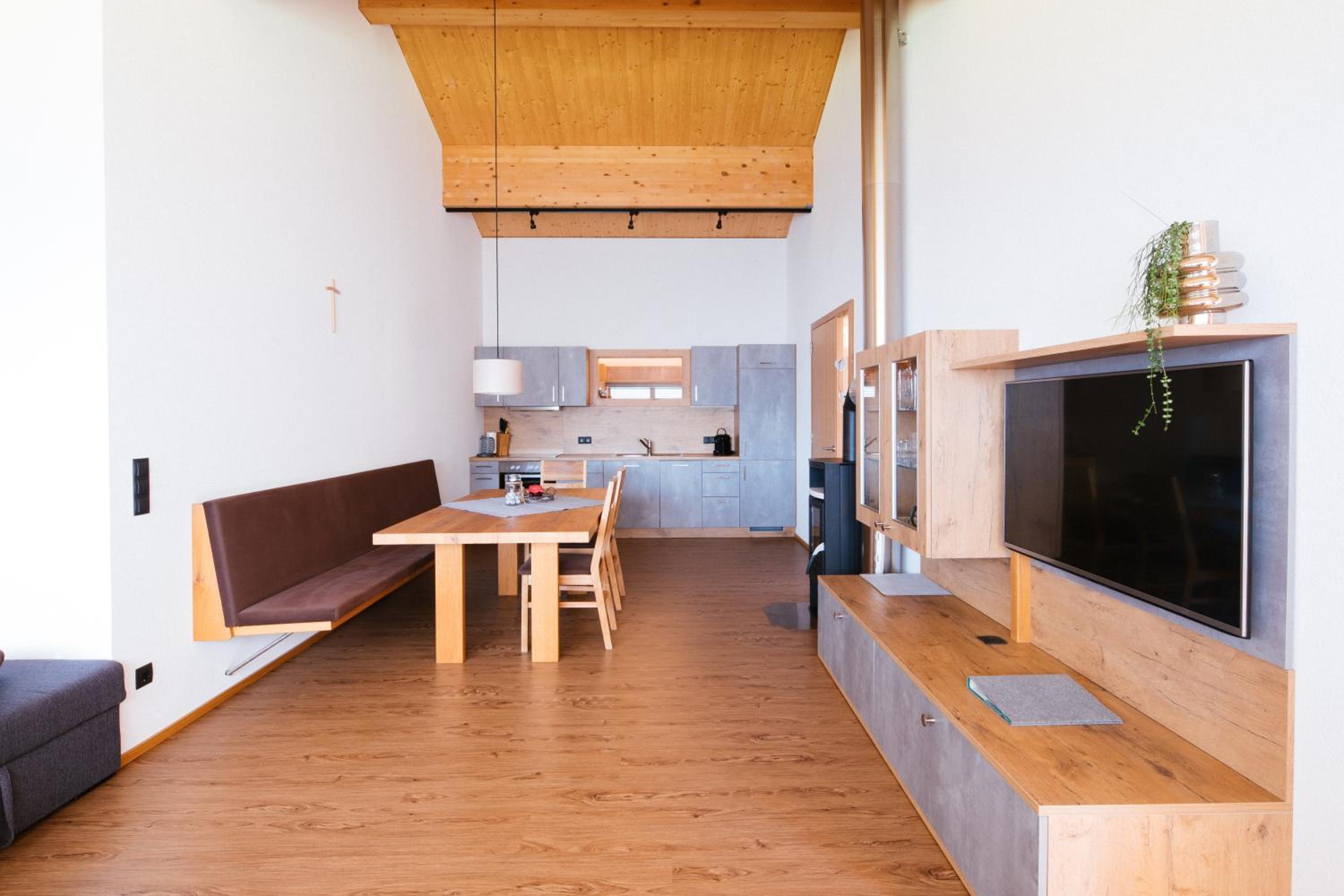 Apartment with Mountain View photo 2