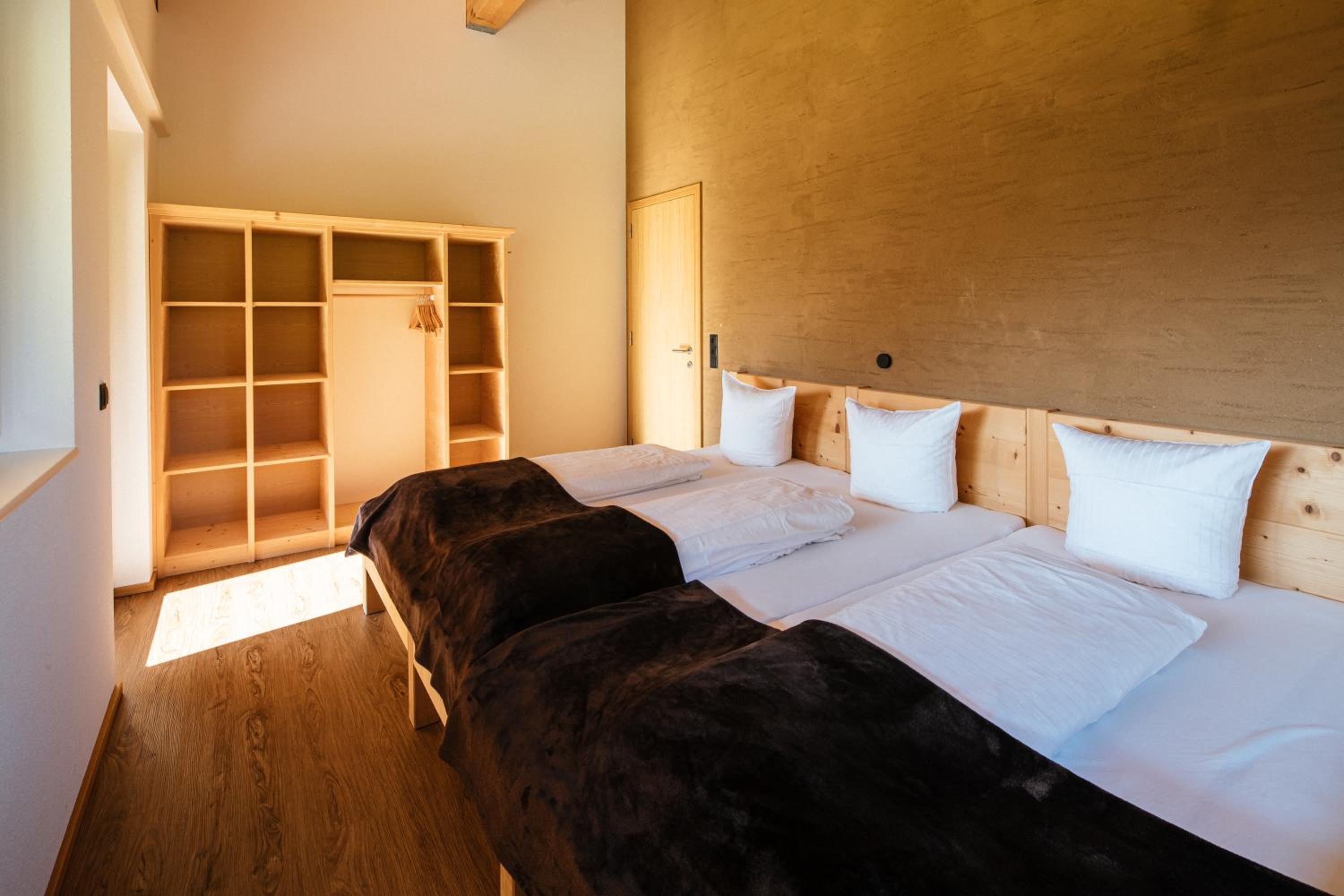 Apartment with Mountain View - Photo 10