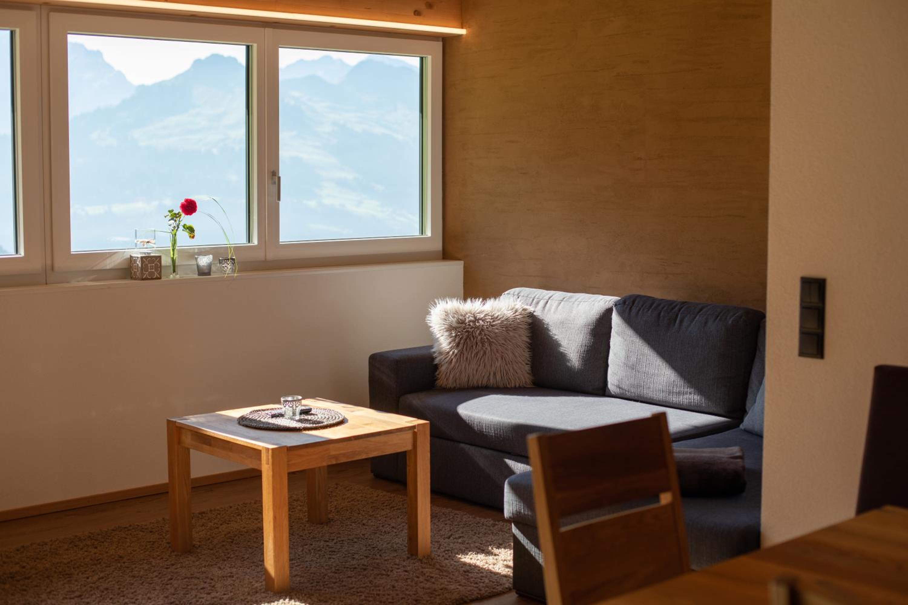 Apartment with Mountain View - Photo 1