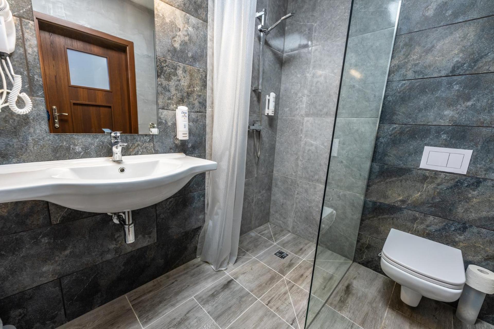 Deluxe Triple Room photo 2