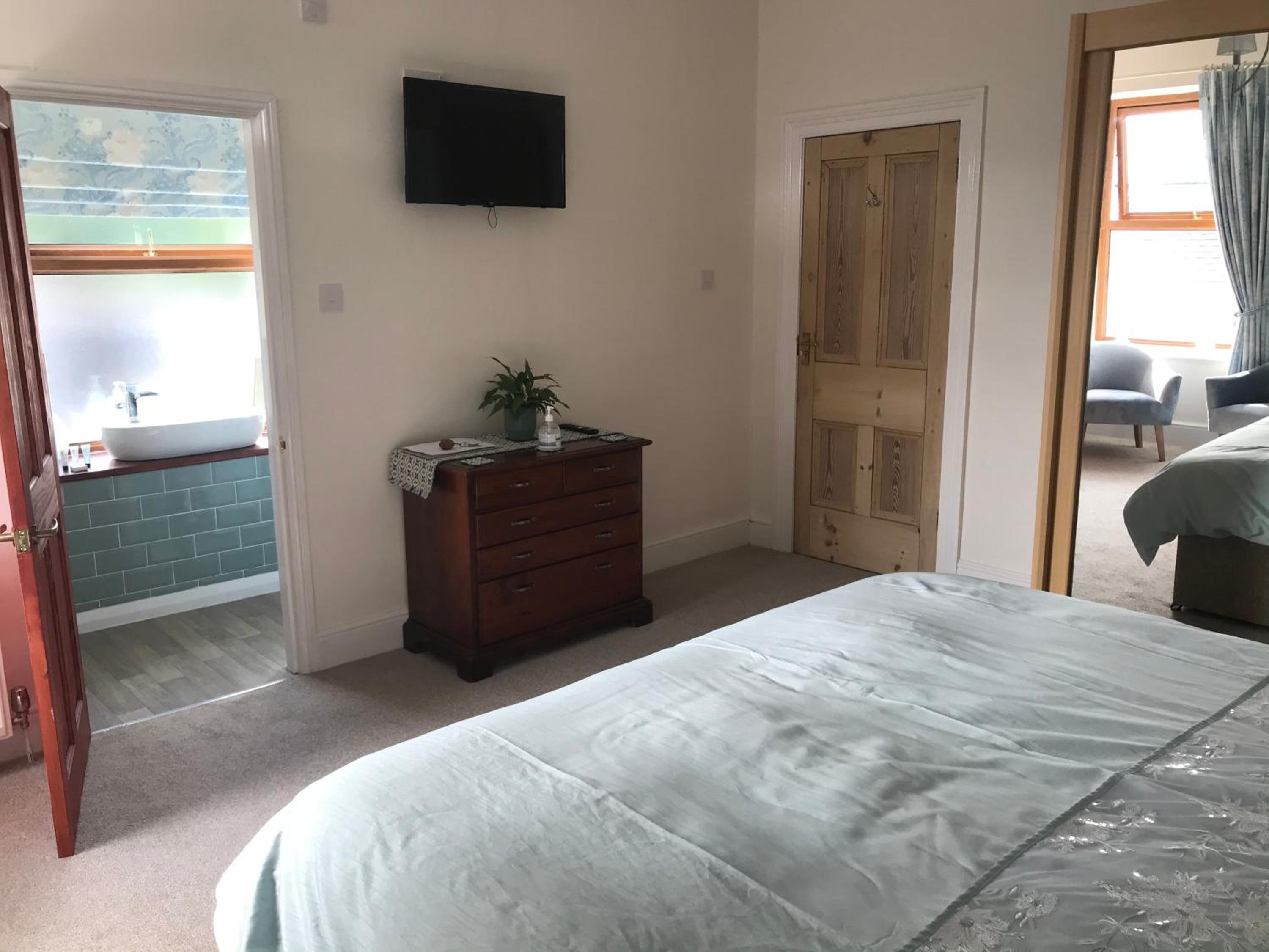 Deluxe Double or Twin Room with Mountain View photo 1