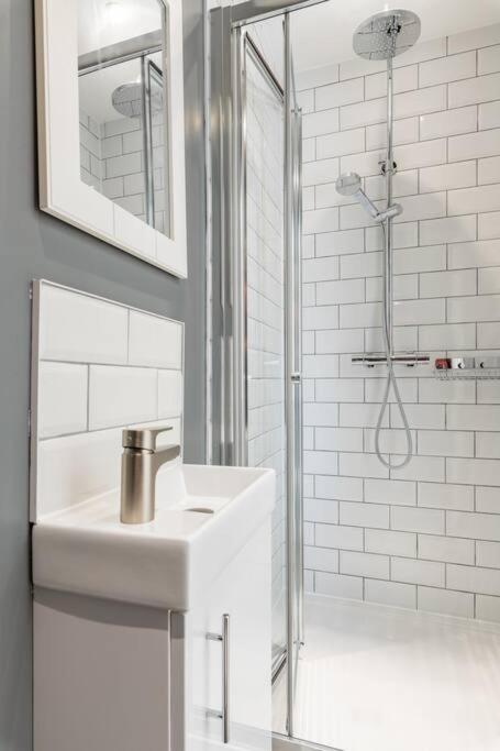 One-Bedroom Apartment - Photo 46