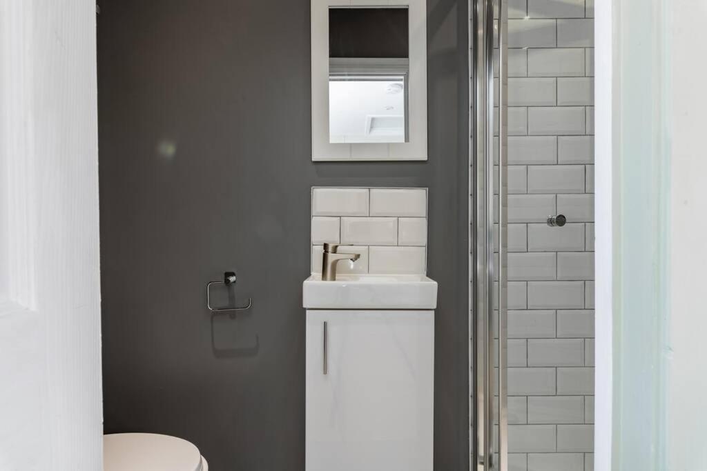 One-Bedroom Apartment - Photo 47