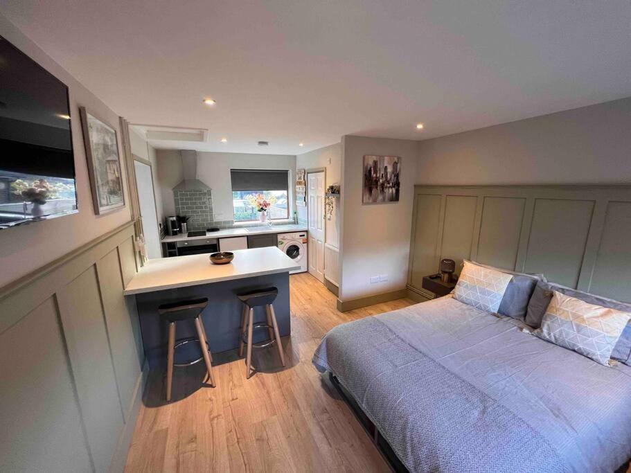 One-Bedroom Apartment - Photo 50