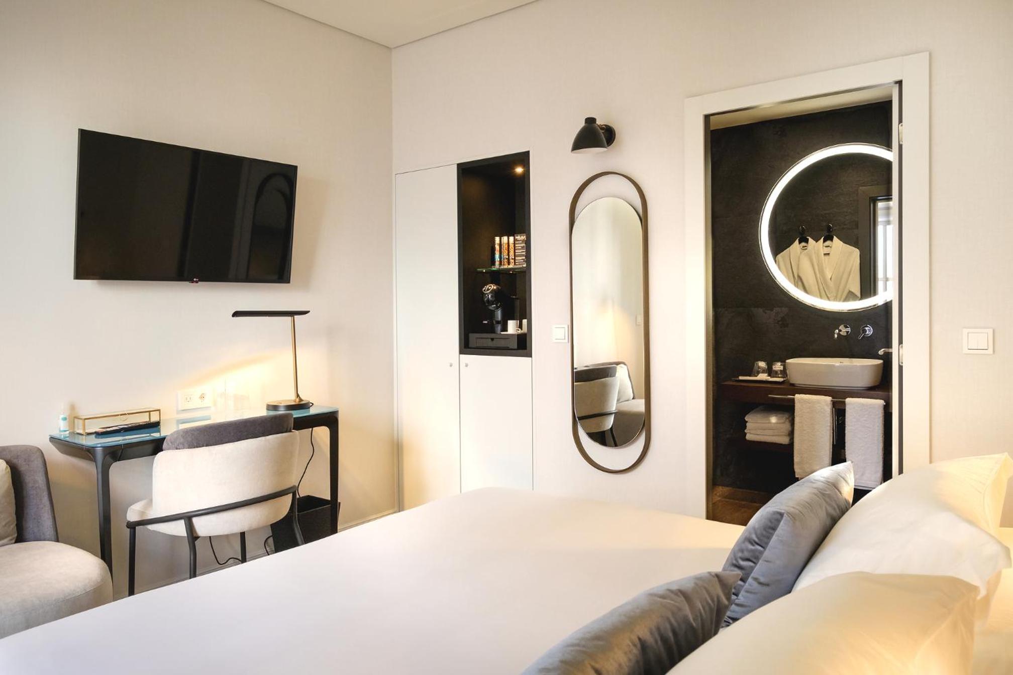 Standard Double Room - Photo 1