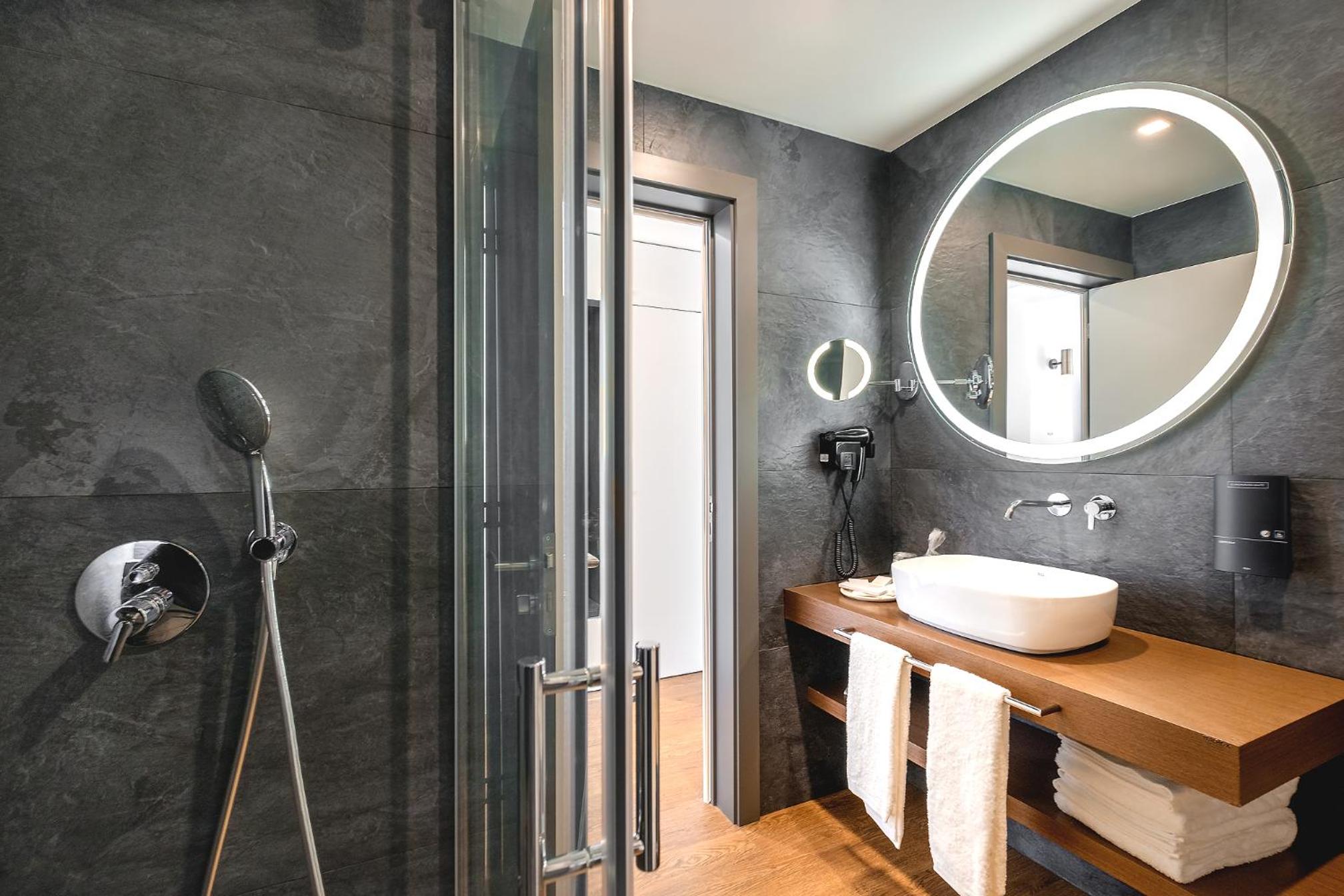 Superior Double Room - Photo 11