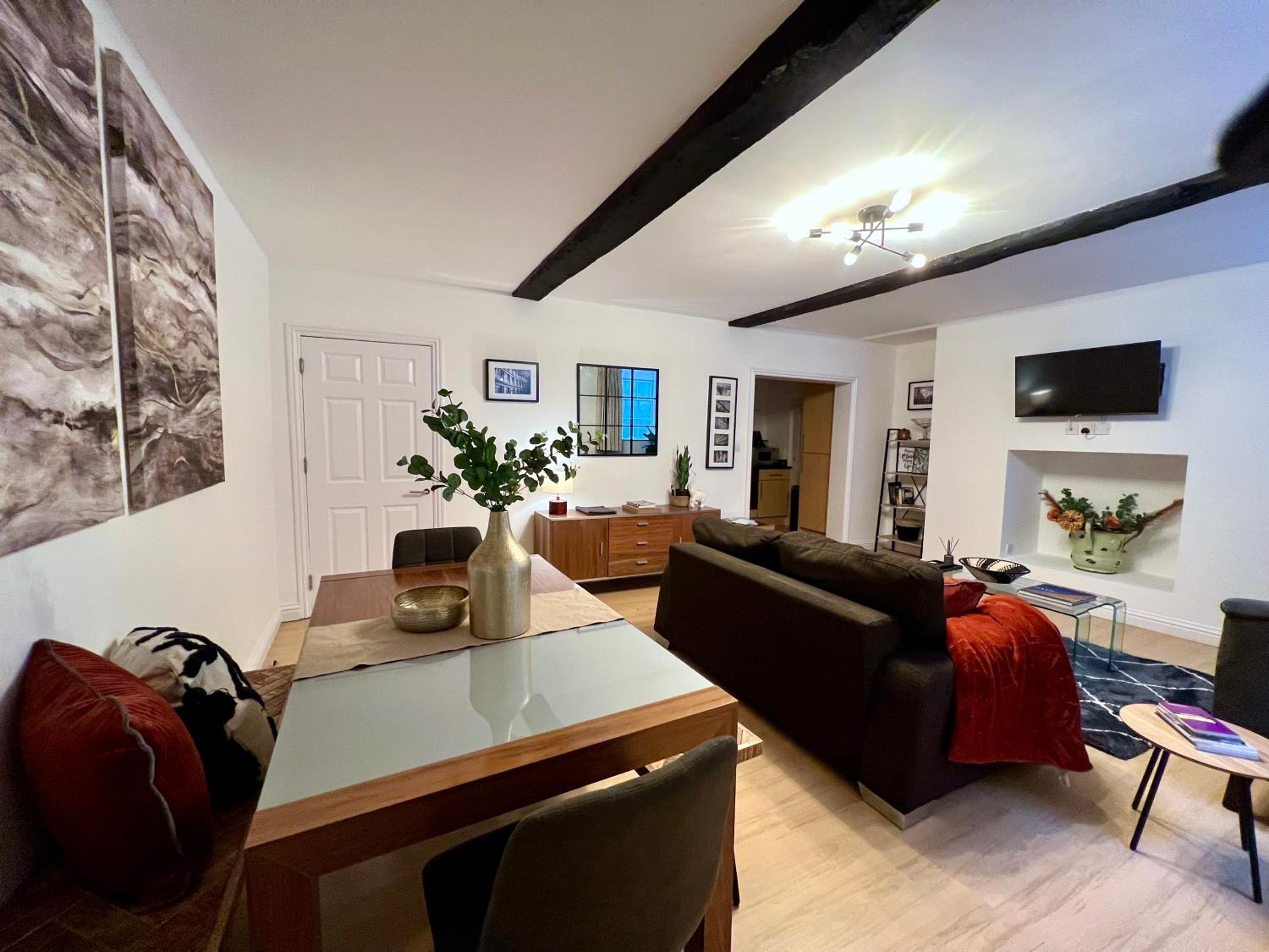 Two-Bedroom Apartment - Photo 7