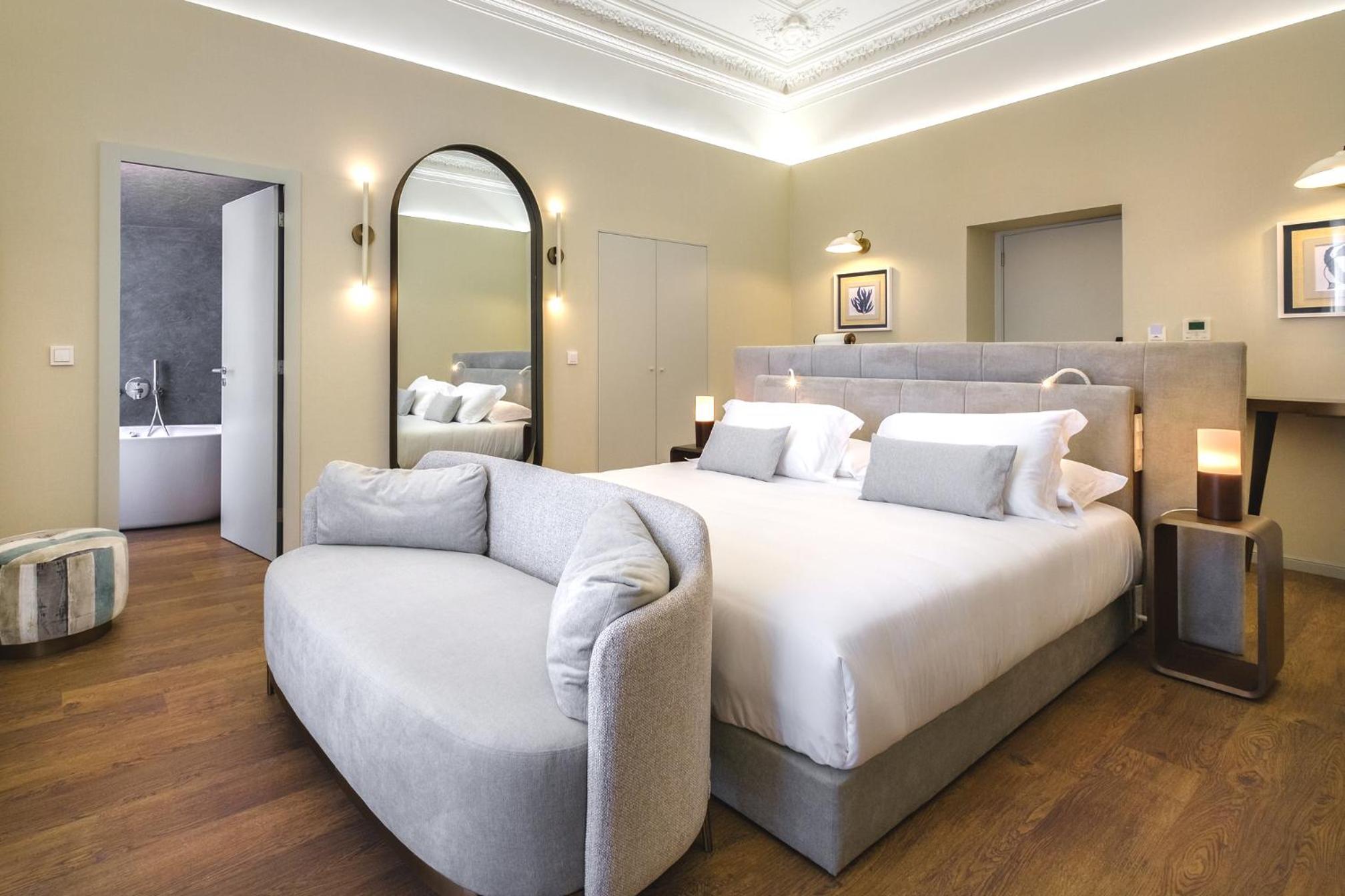 Deluxe Double Room - Photo 1