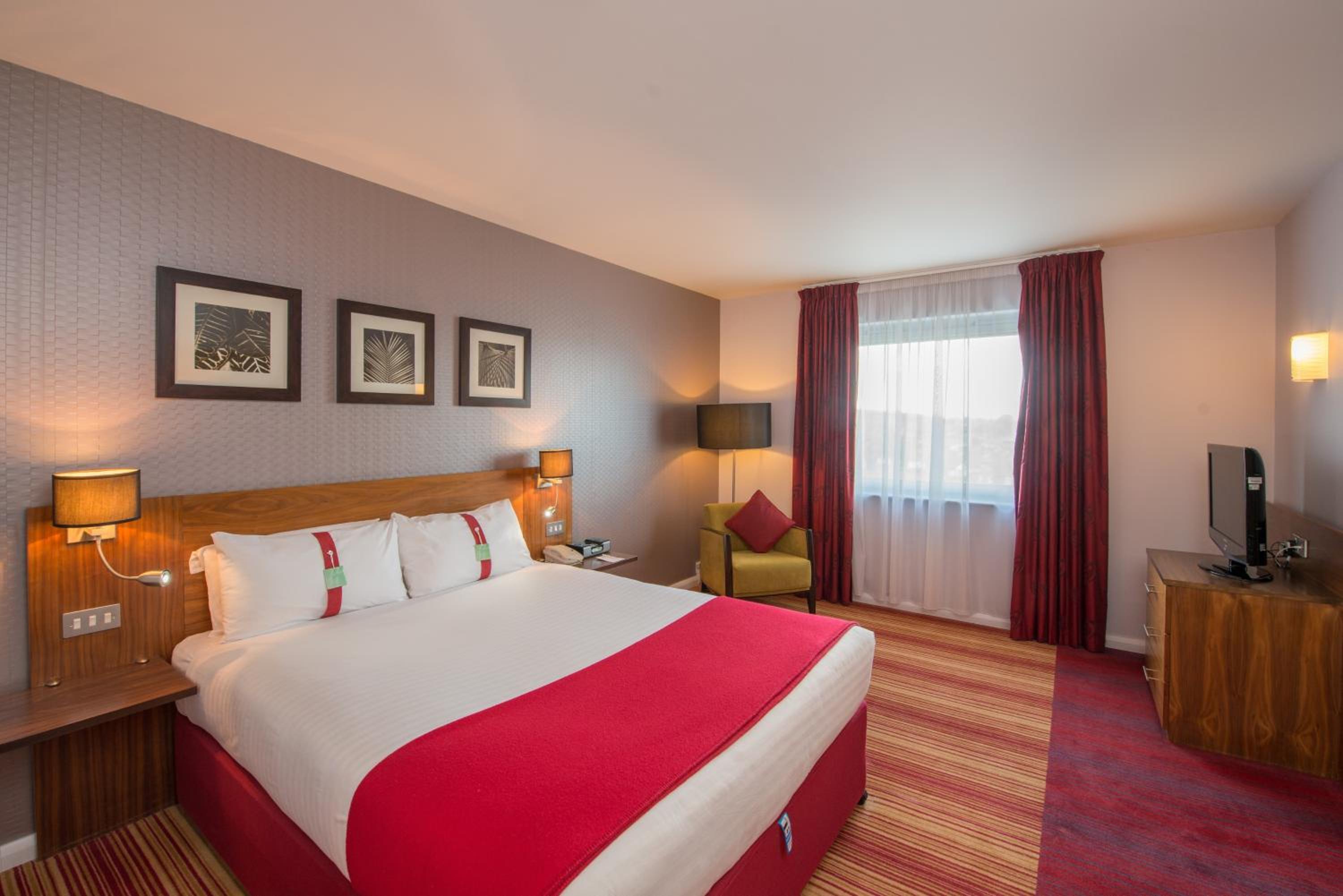 Standard King Room photo 1