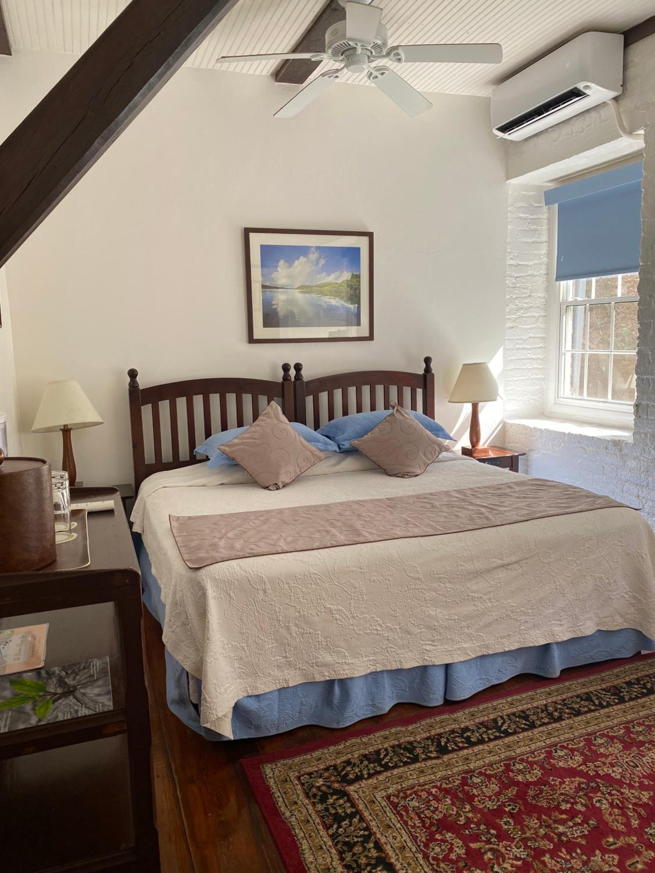 Admiral’s Superior Room with Hillside View