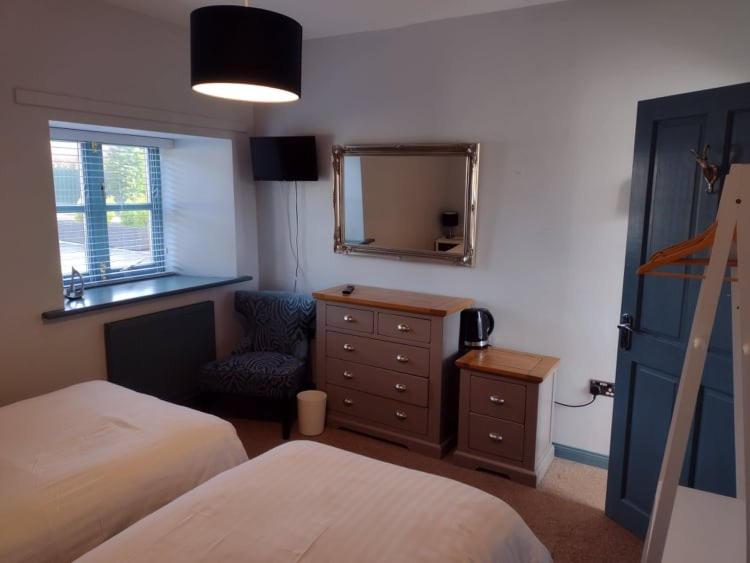 Standard King Room photo 2